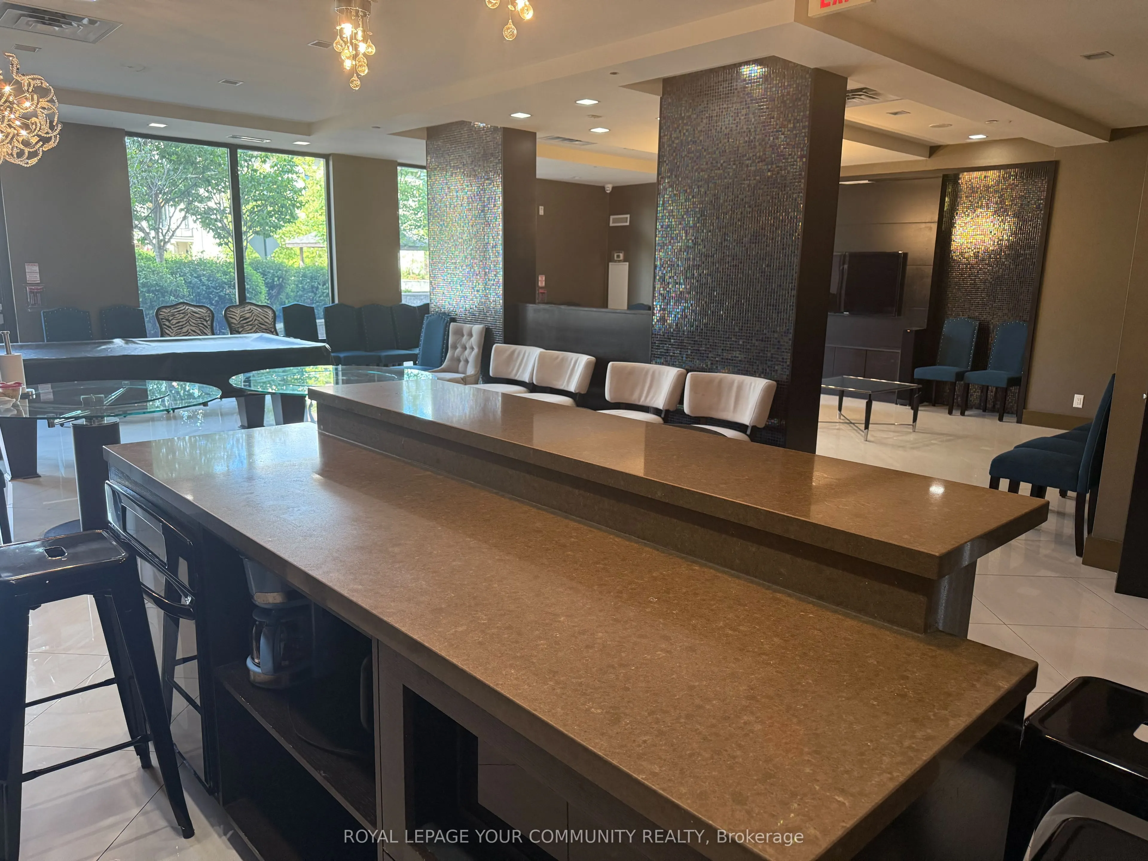 520 Steeles Avenue W, #208