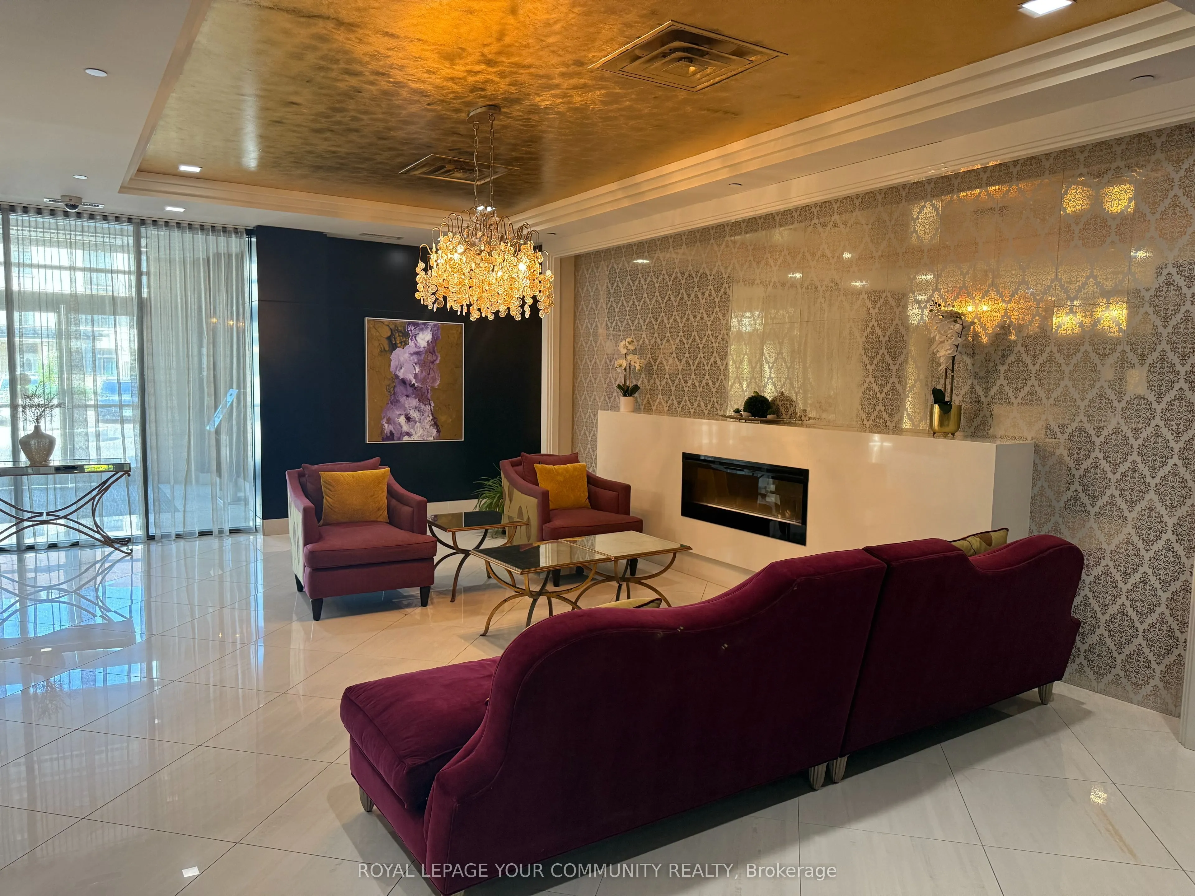 520 Steeles Avenue W, #208