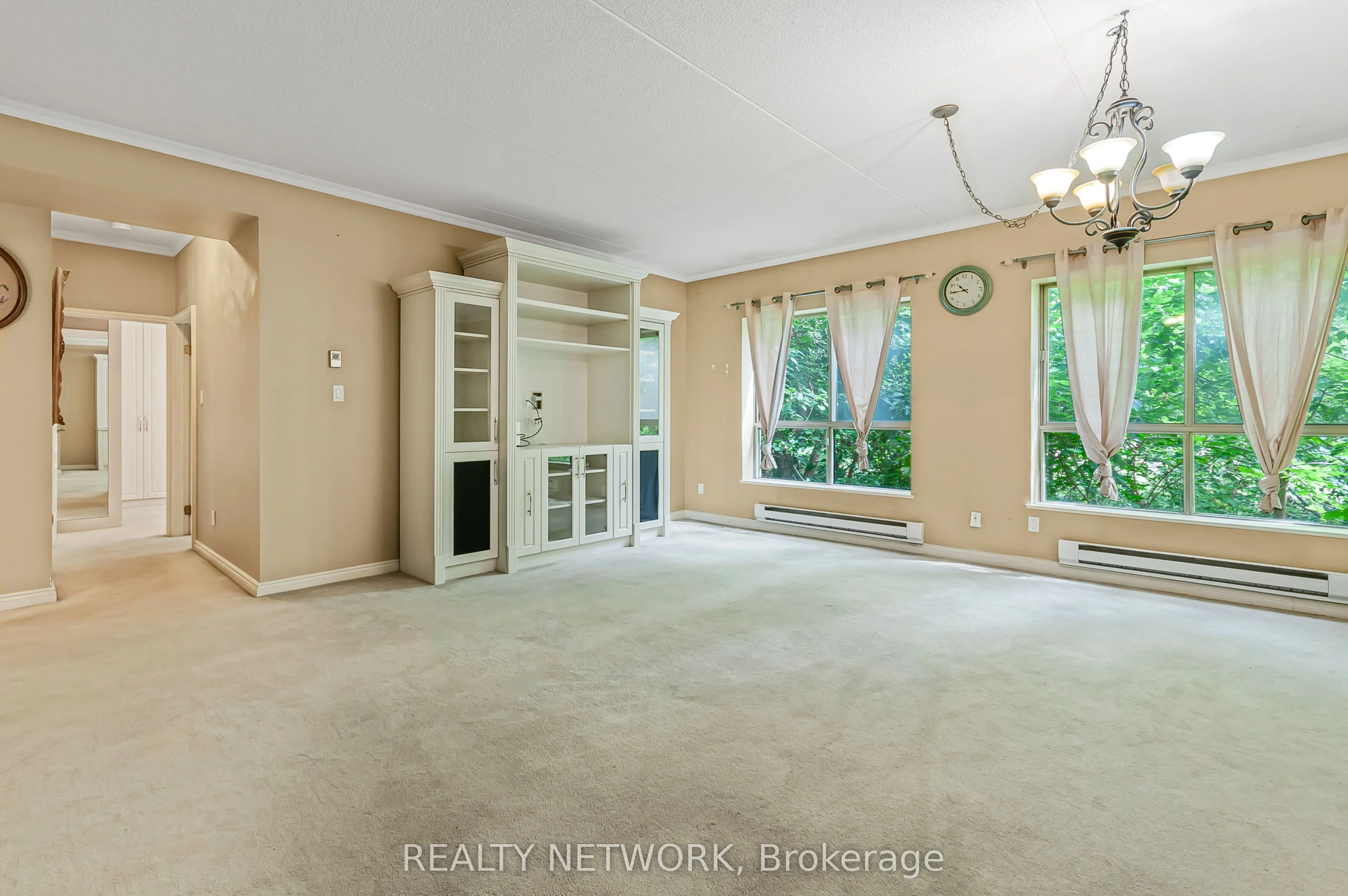 249 Major Mackenzie East Drive, #106