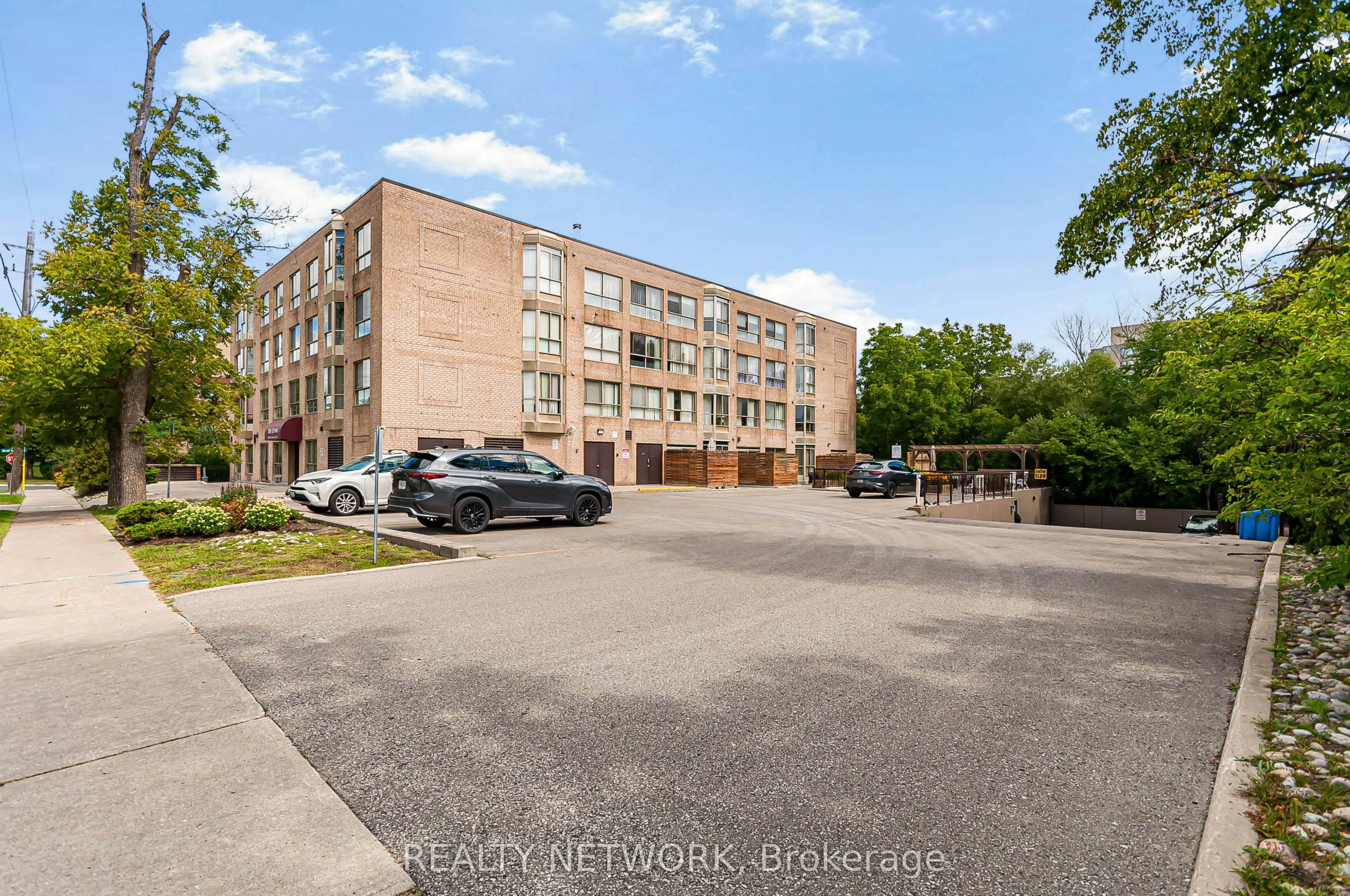 249 Major Mackenzie East Drive, #106