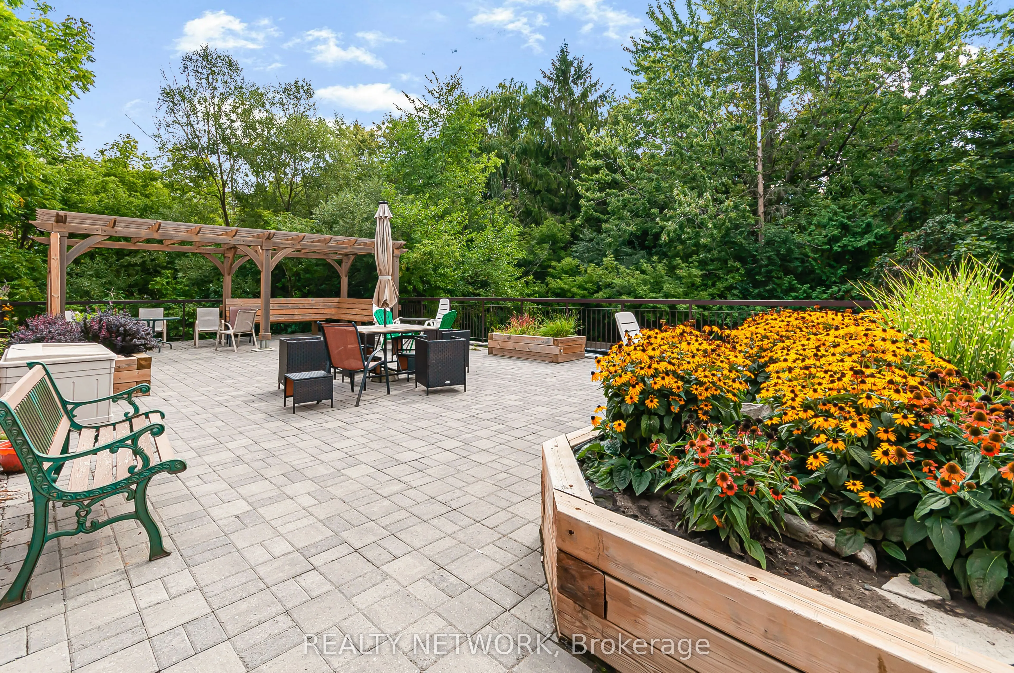 249 Major Mackenzie East Drive, #106