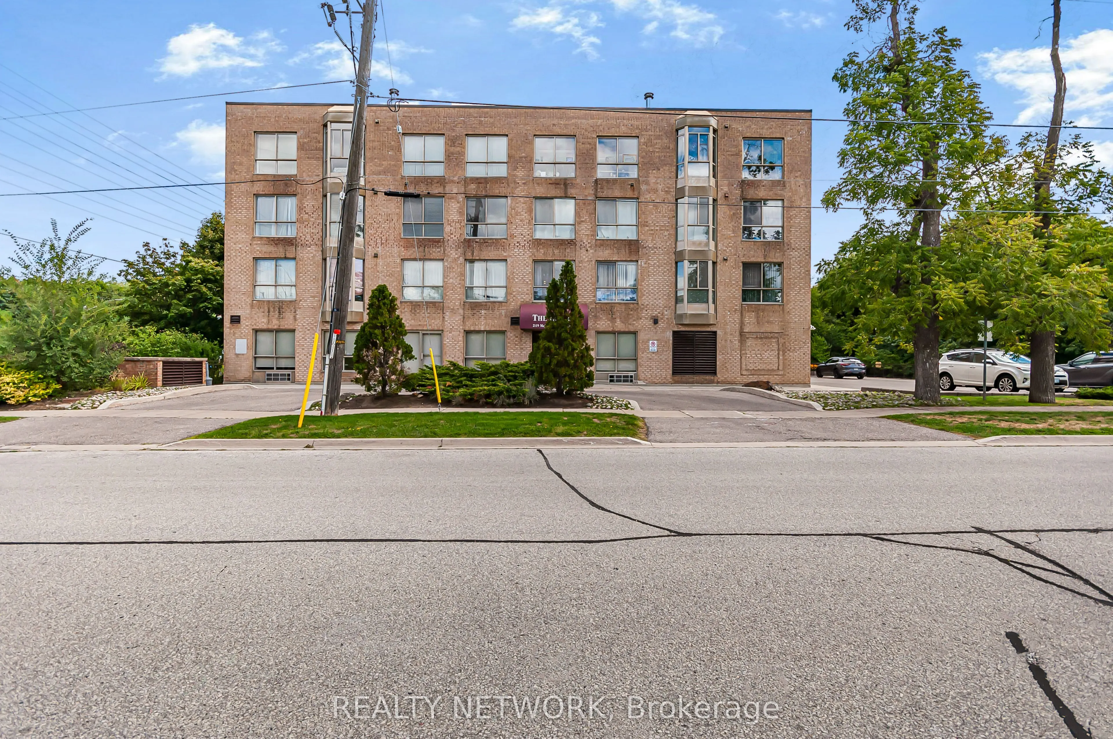 249 Major Mackenzie East Drive, #106
