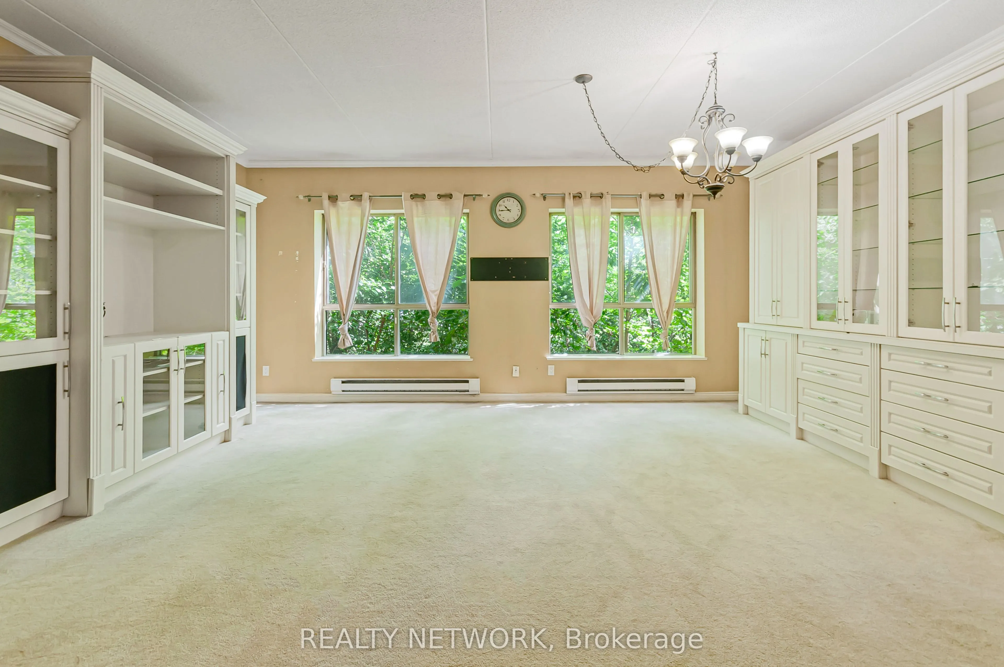 249 Major Mackenzie East Drive, #106