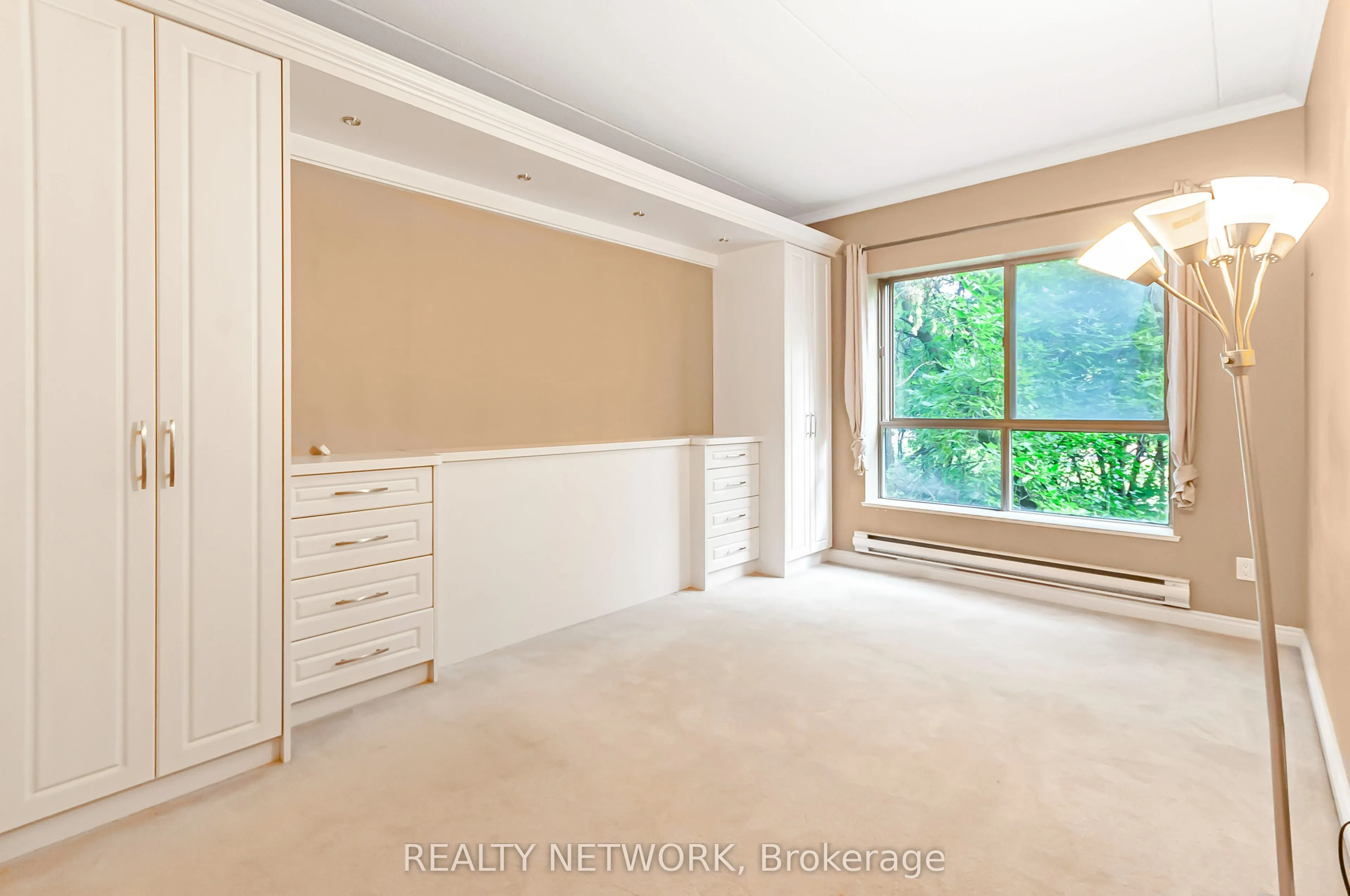 249 Major Mackenzie East Drive, #106