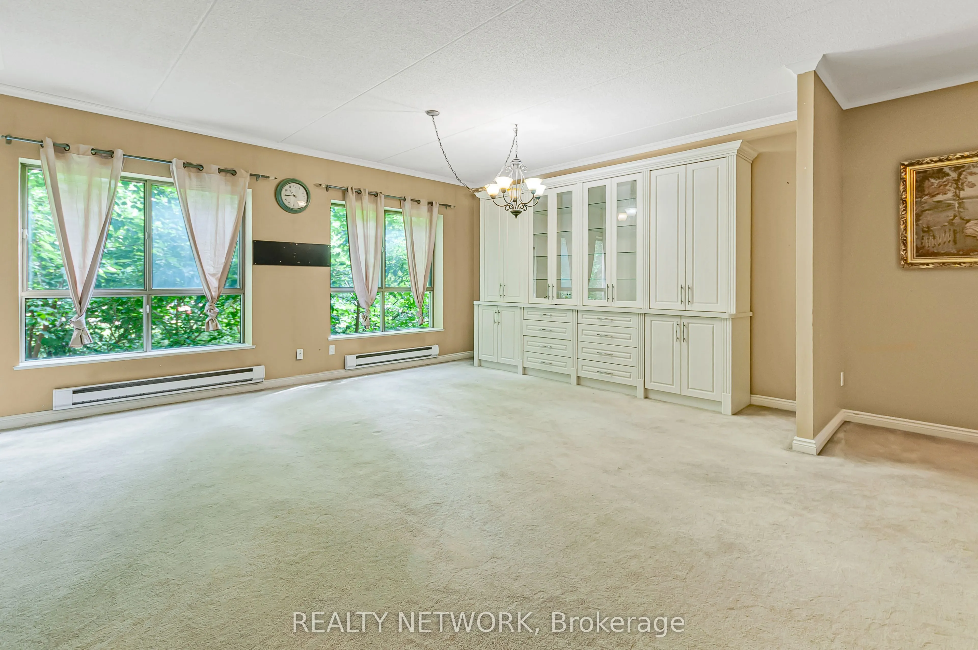 249 Major Mackenzie East Drive, #106