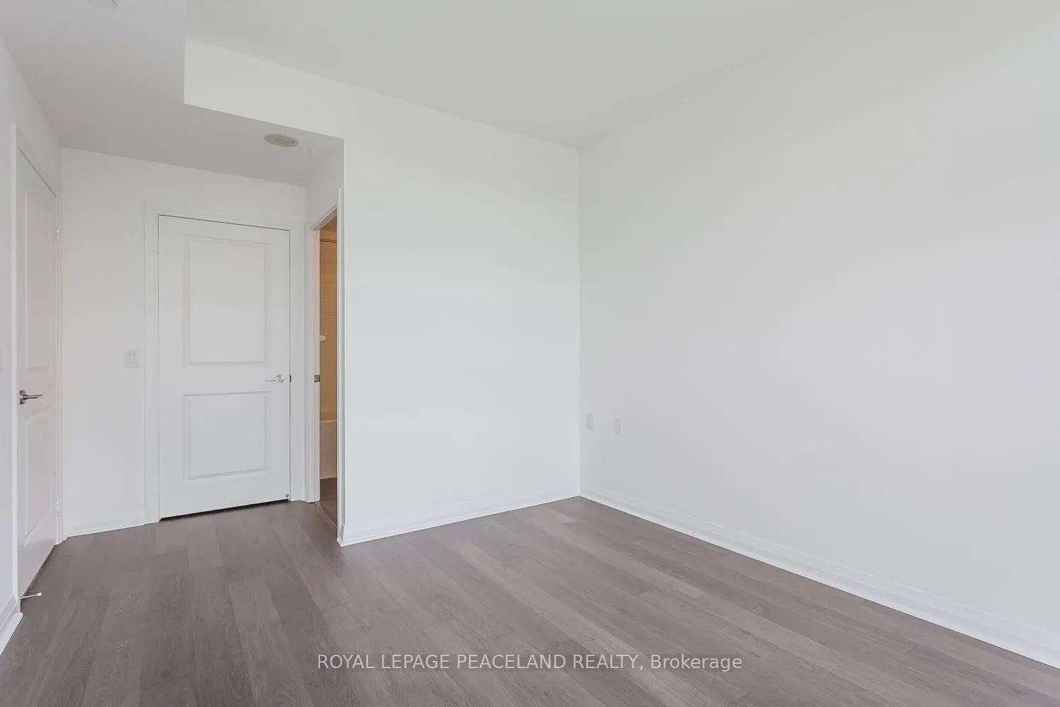55 Oneida Crescent, #803