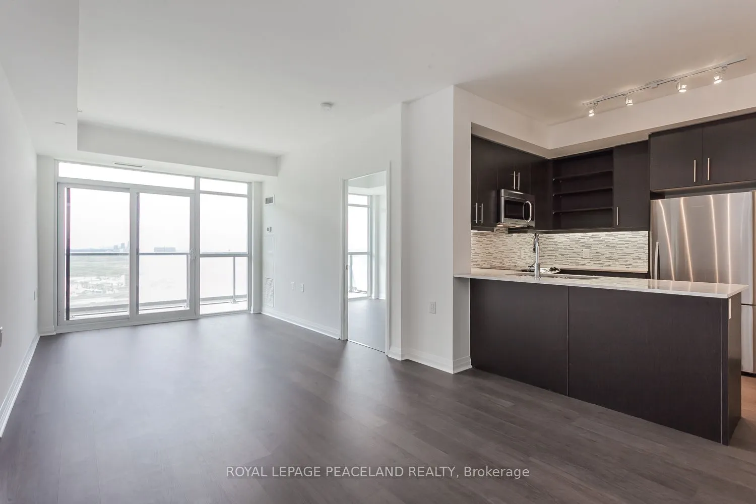 55 Oneida Crescent, #803