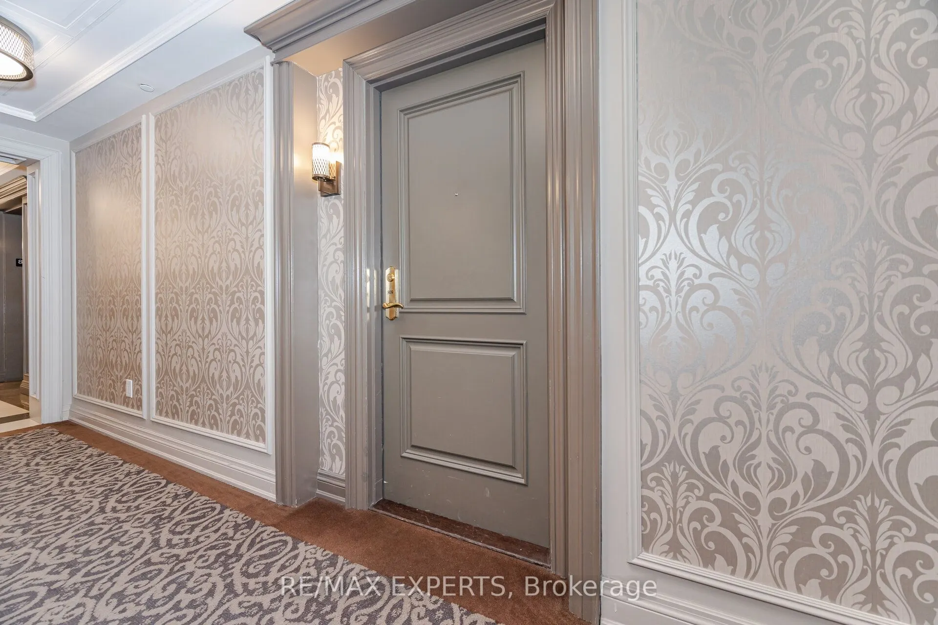 9255 Jane Street, #809