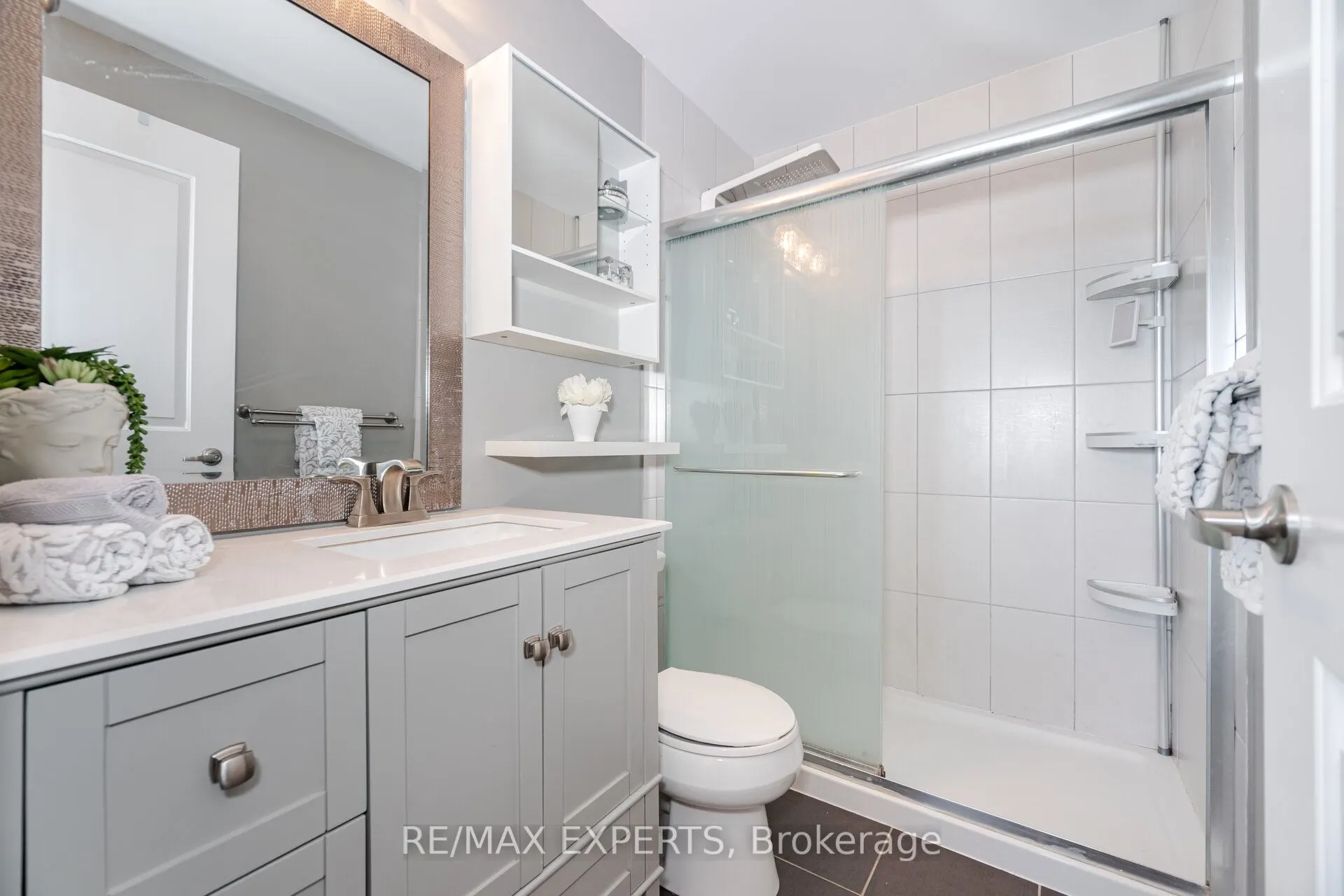 9255 Jane Street, #809
