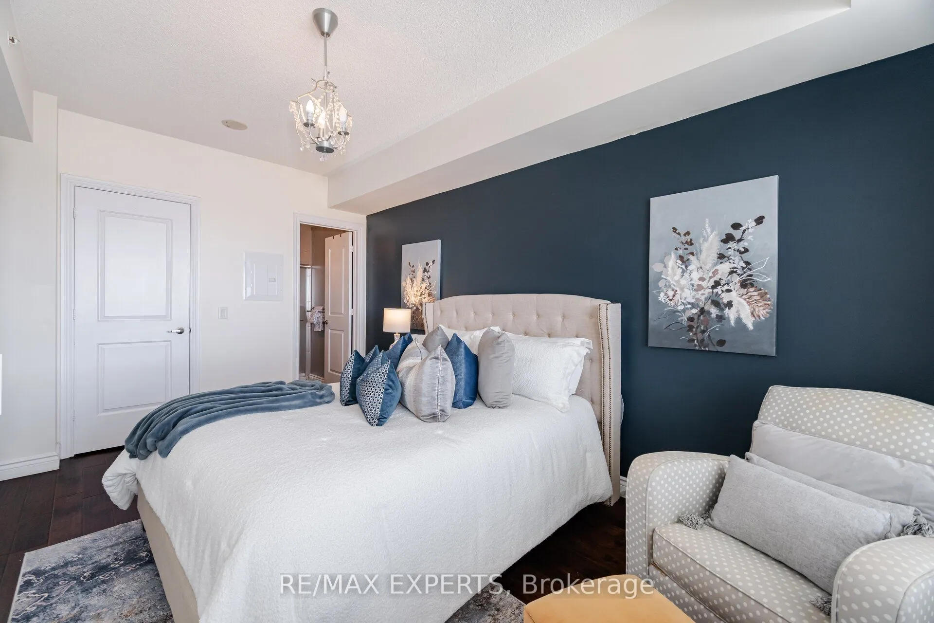 9255 Jane Street, #809
