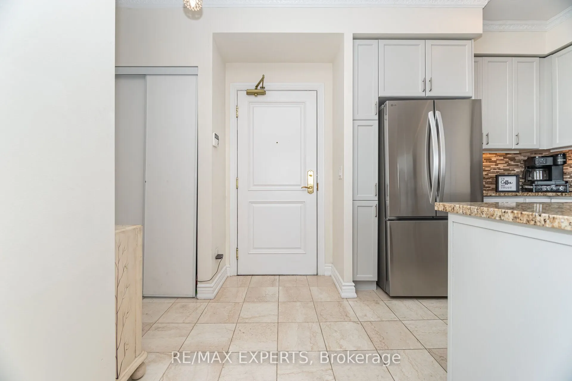 9255 Jane Street, #809