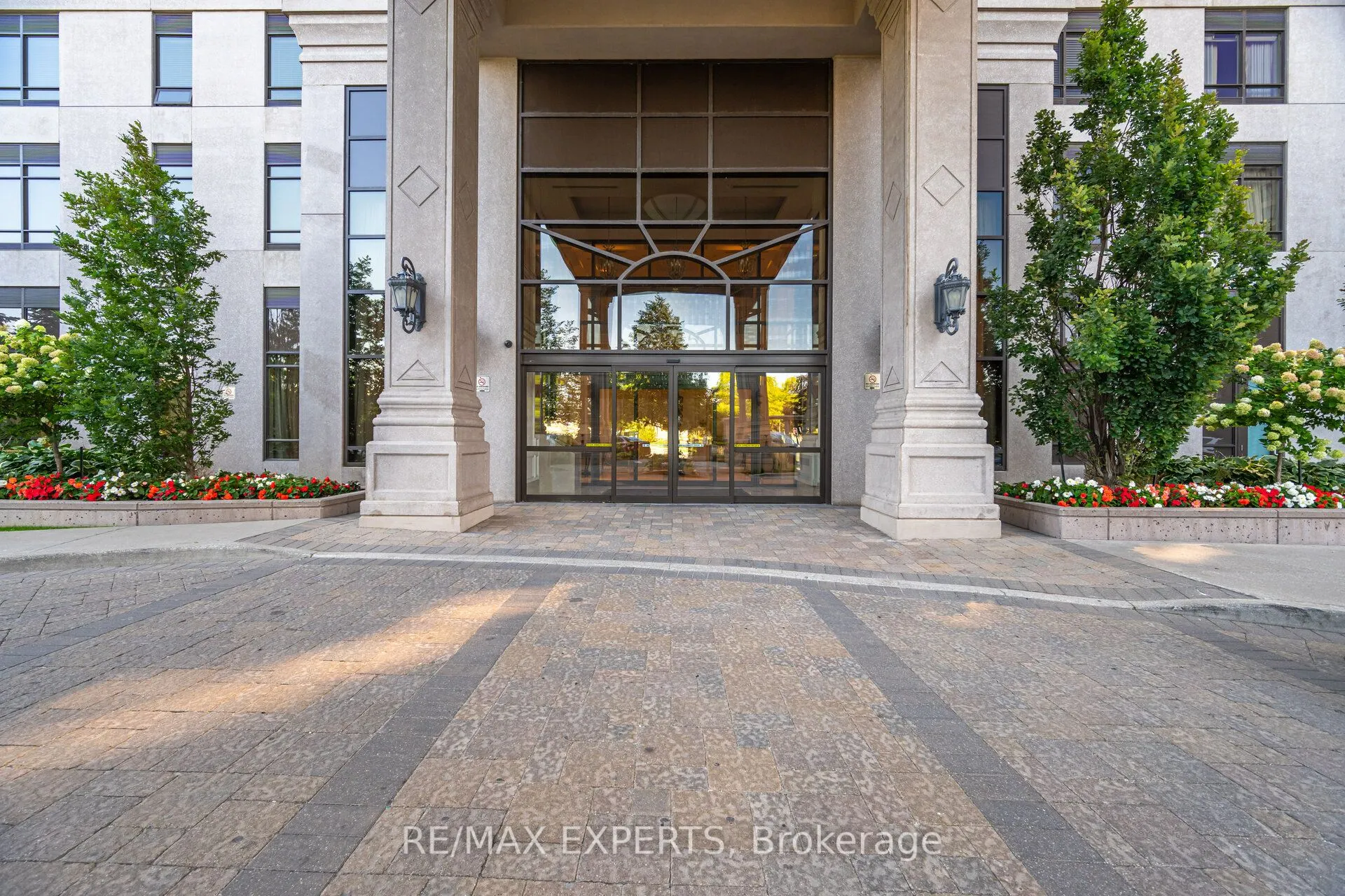 9255 Jane Street, #809