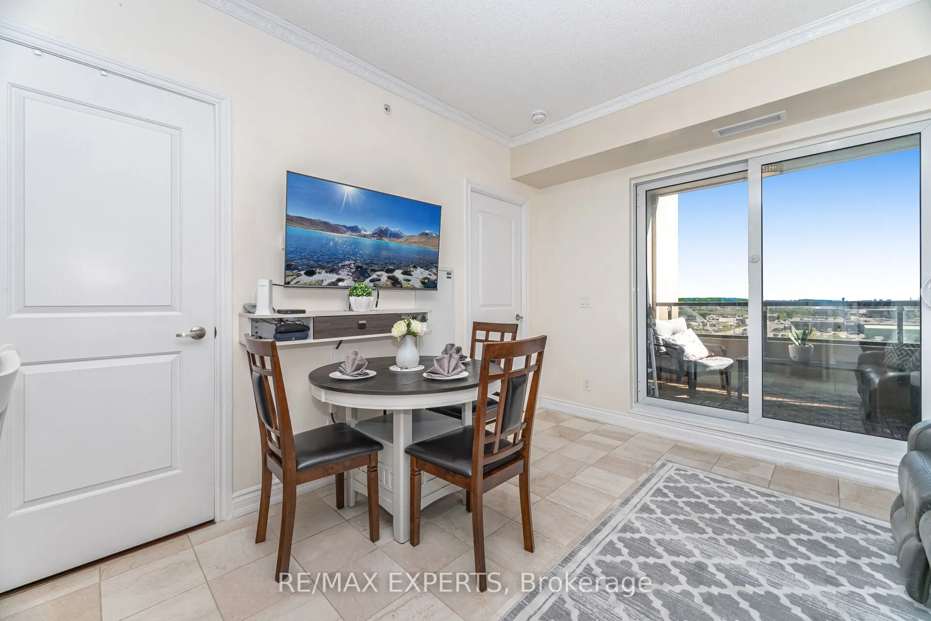 9255 Jane Street, #809
