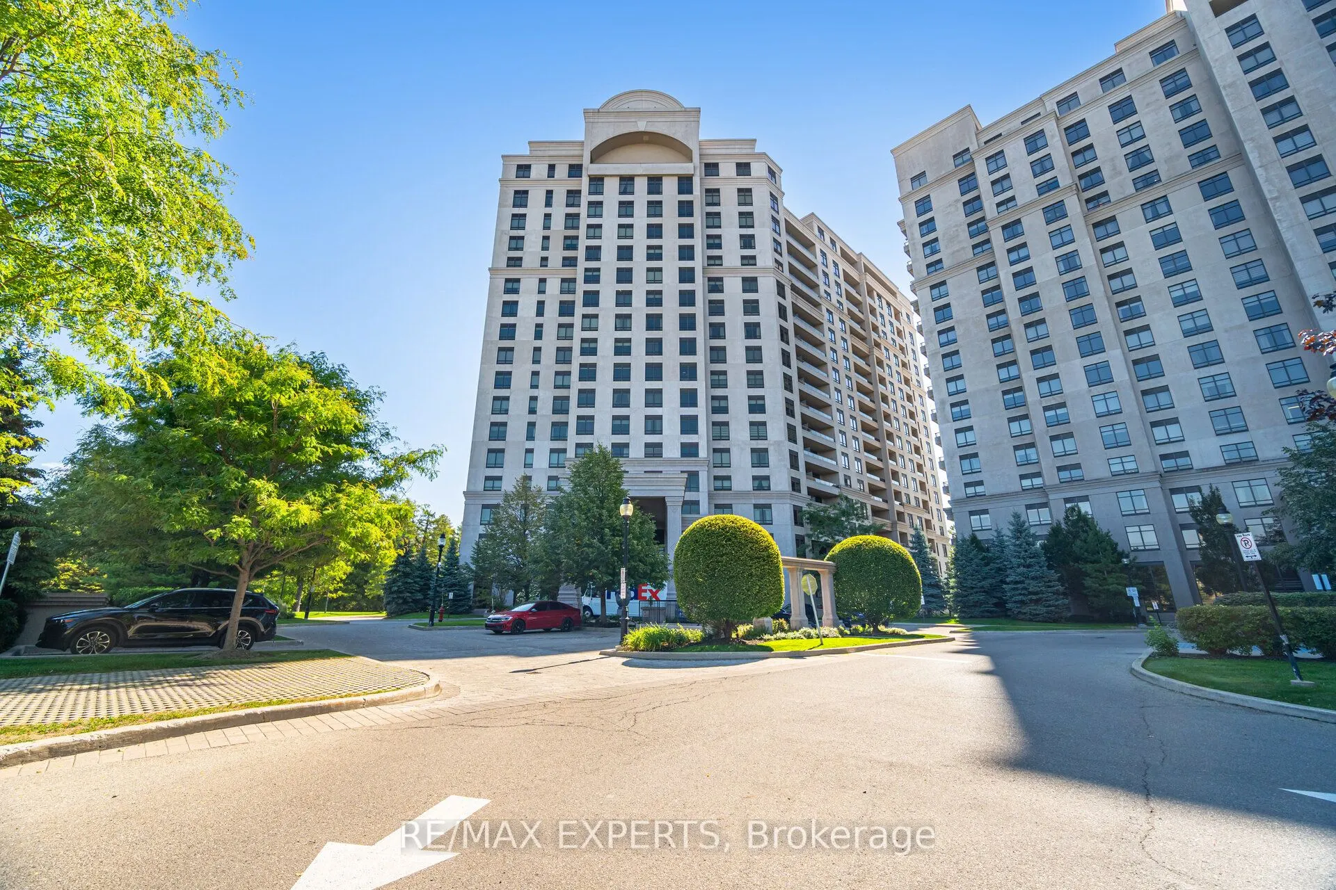 9255 Jane Street, #809