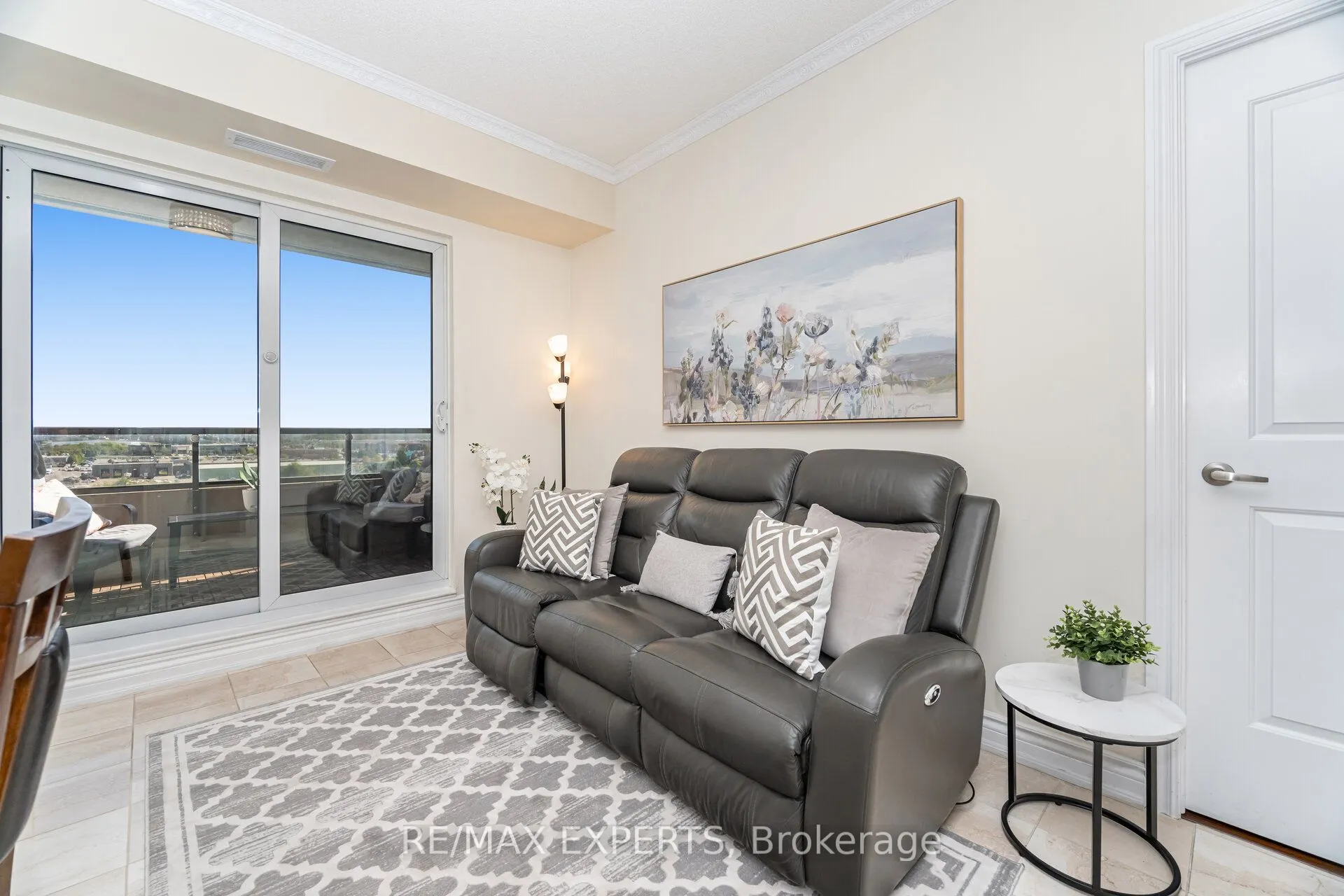 9255 Jane Street, #809