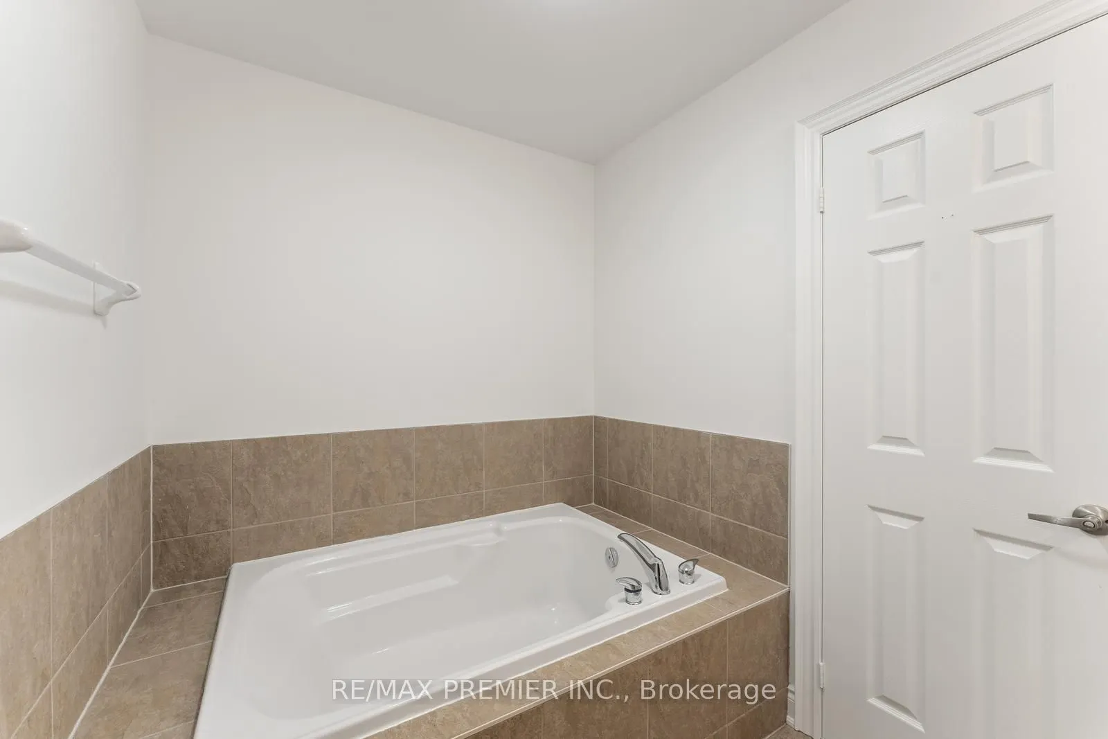 34 George Bogg Road