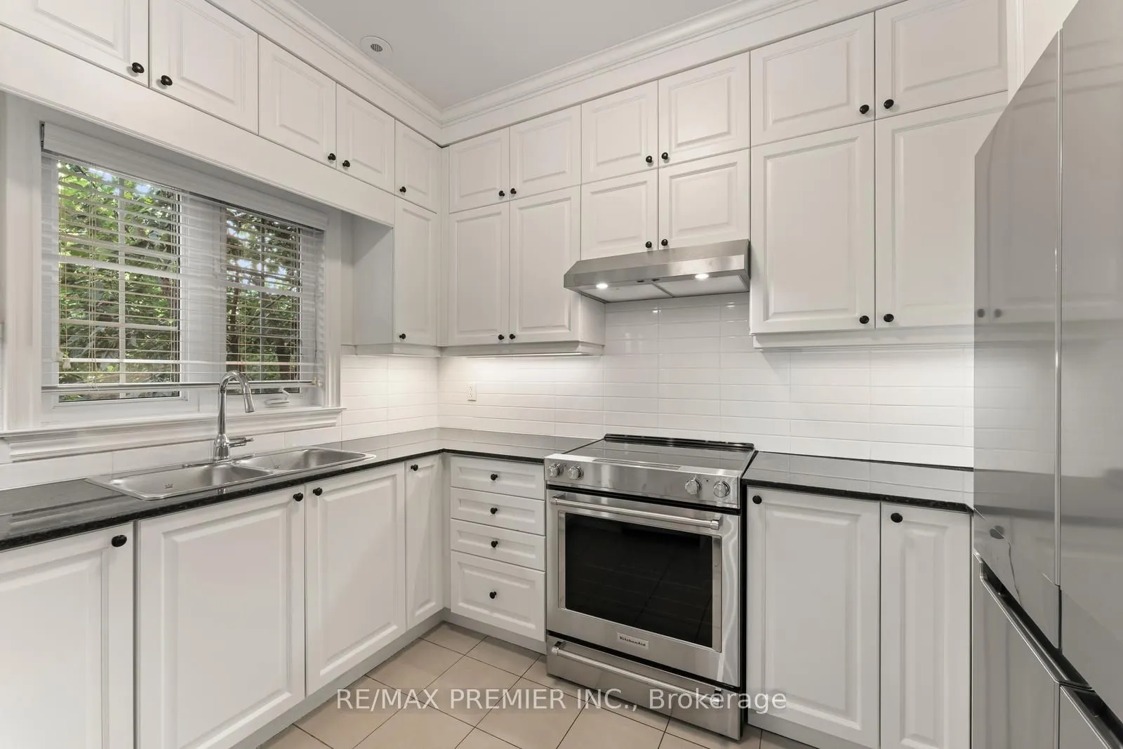 34 George Bogg Road