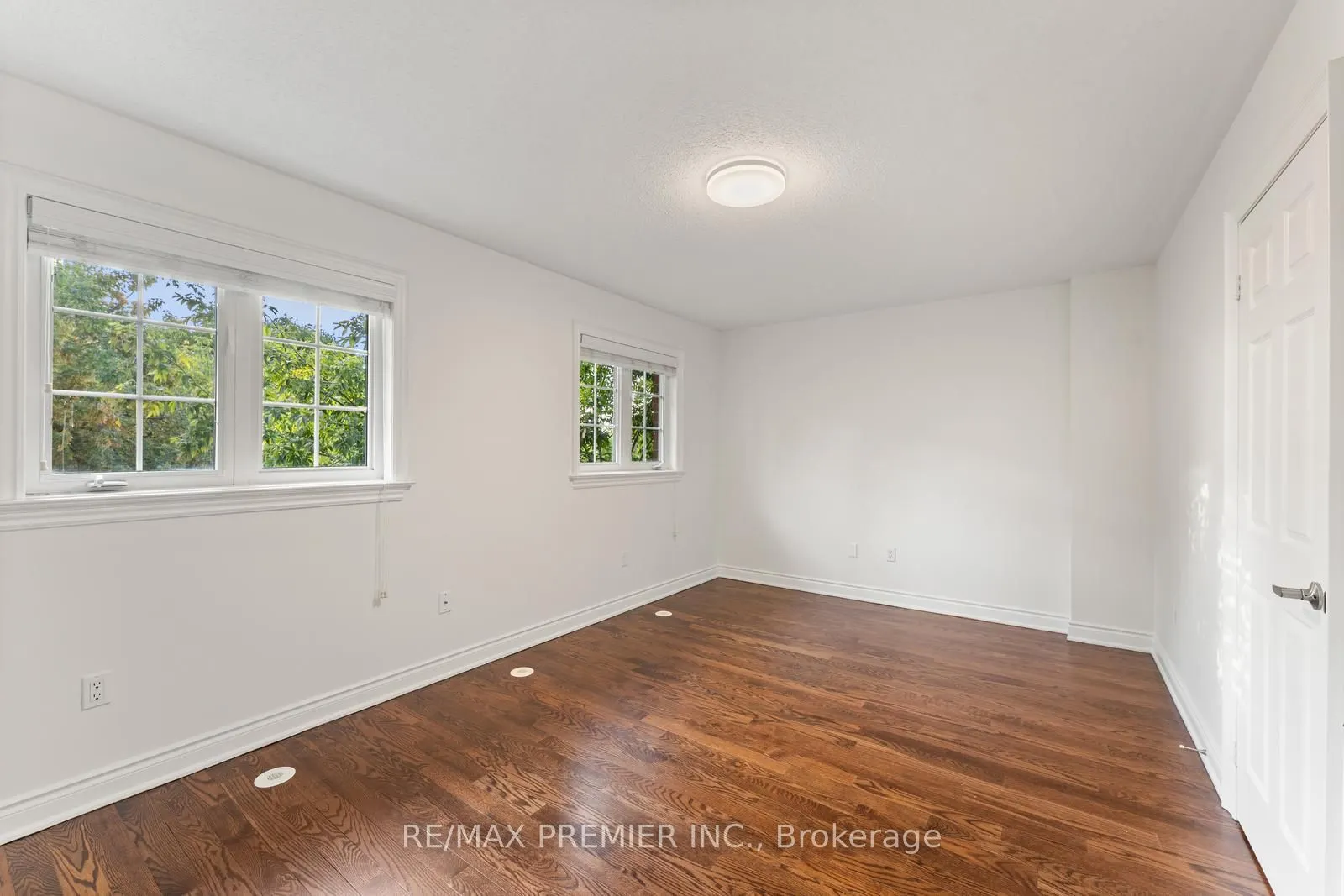 34 George Bogg Road