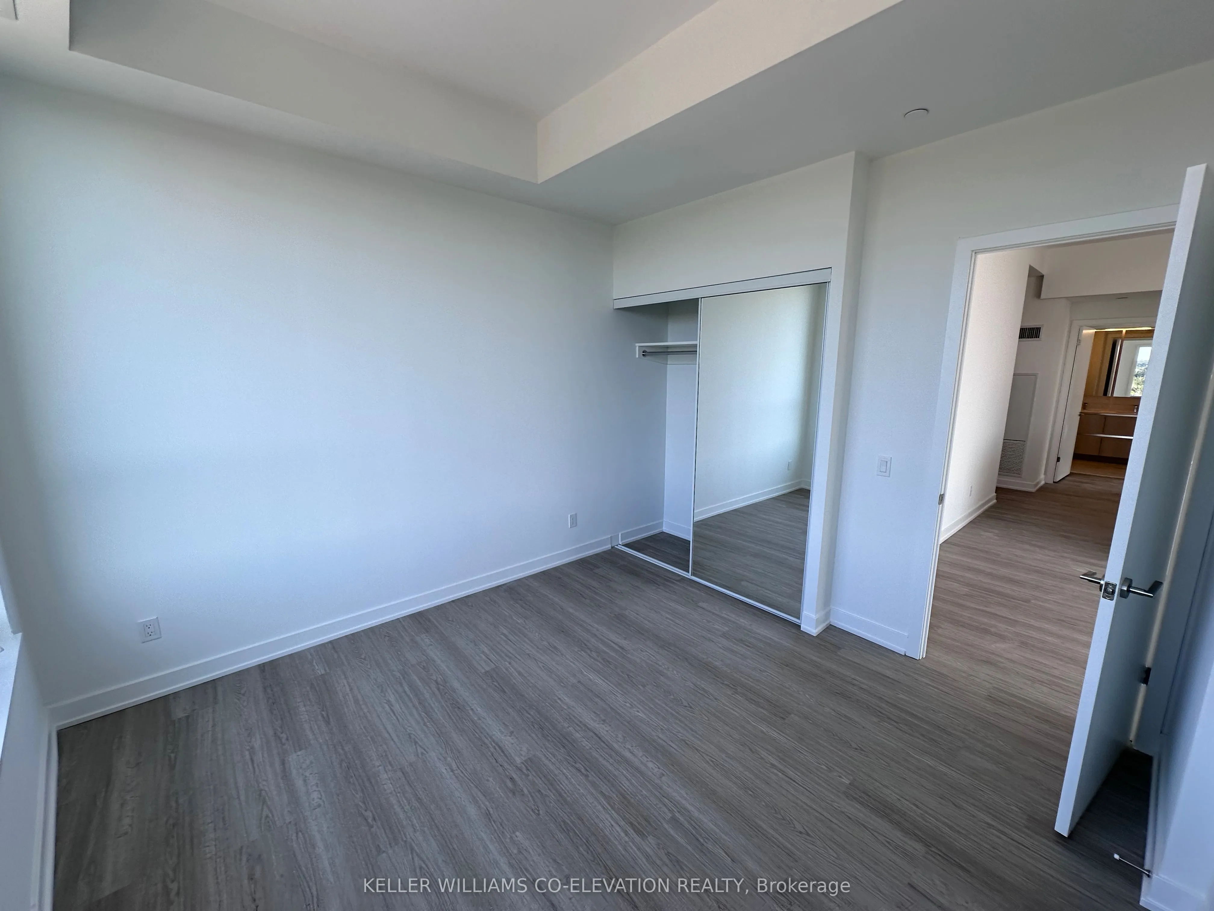 8188 Yonge Street, #904