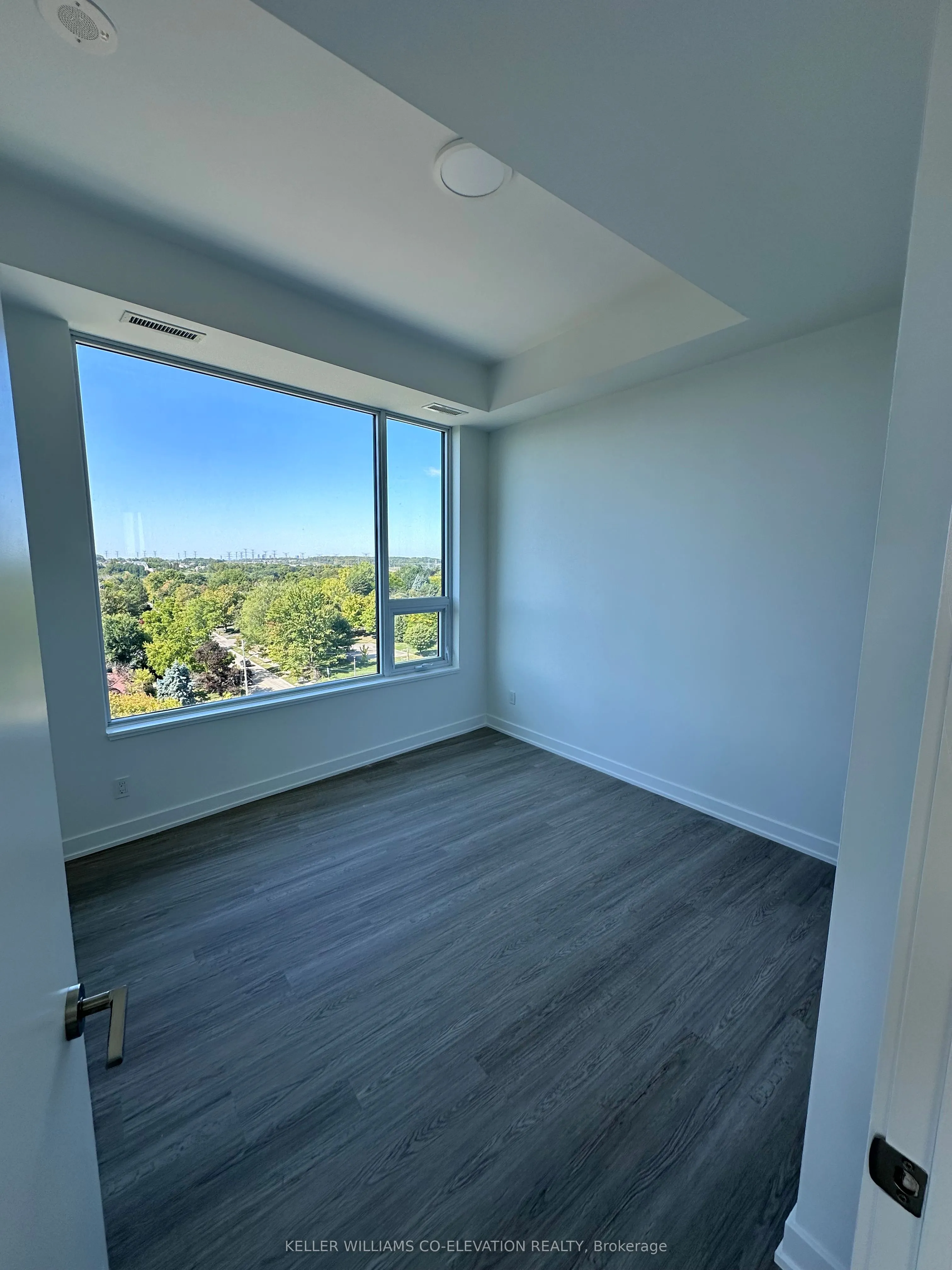 8188 Yonge Street, #904