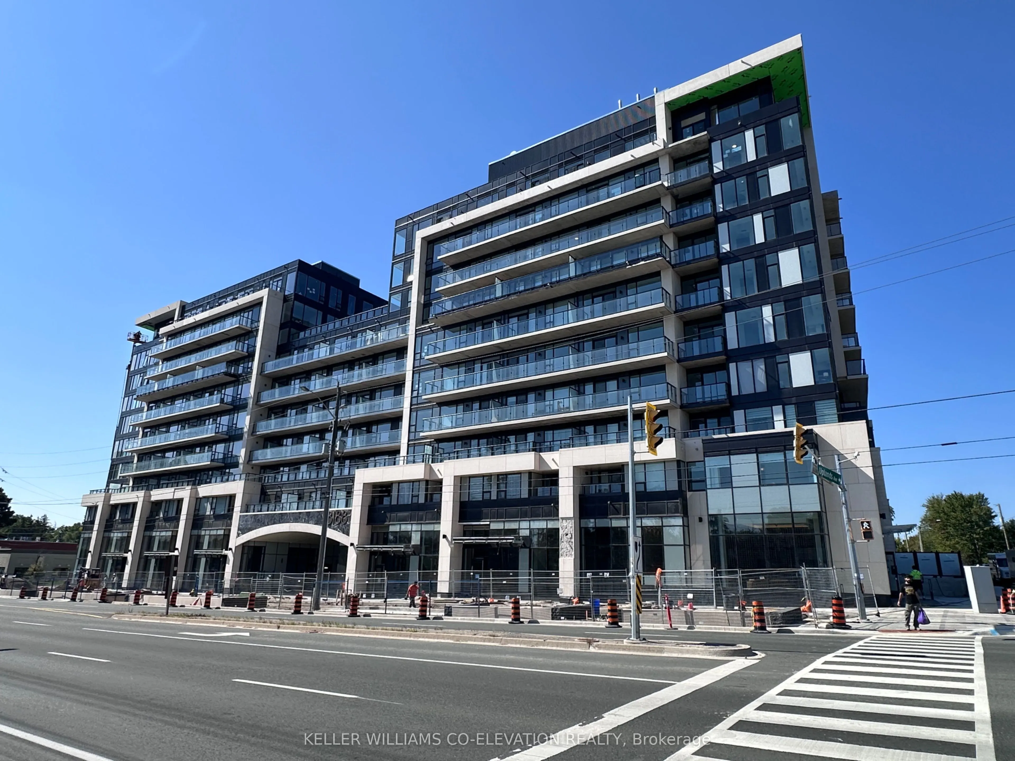8188 Yonge Street, #904