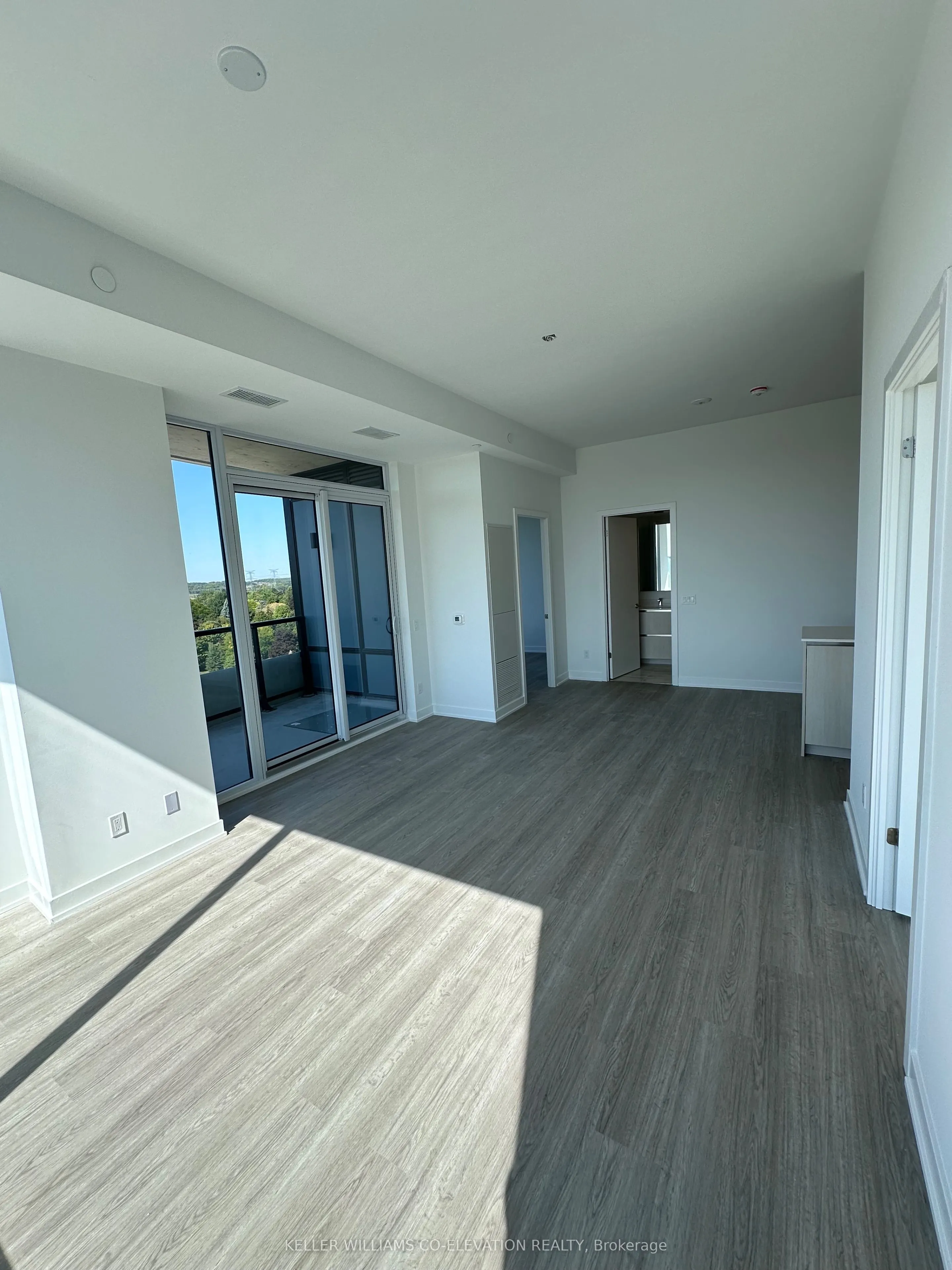 8188 Yonge Street, #904