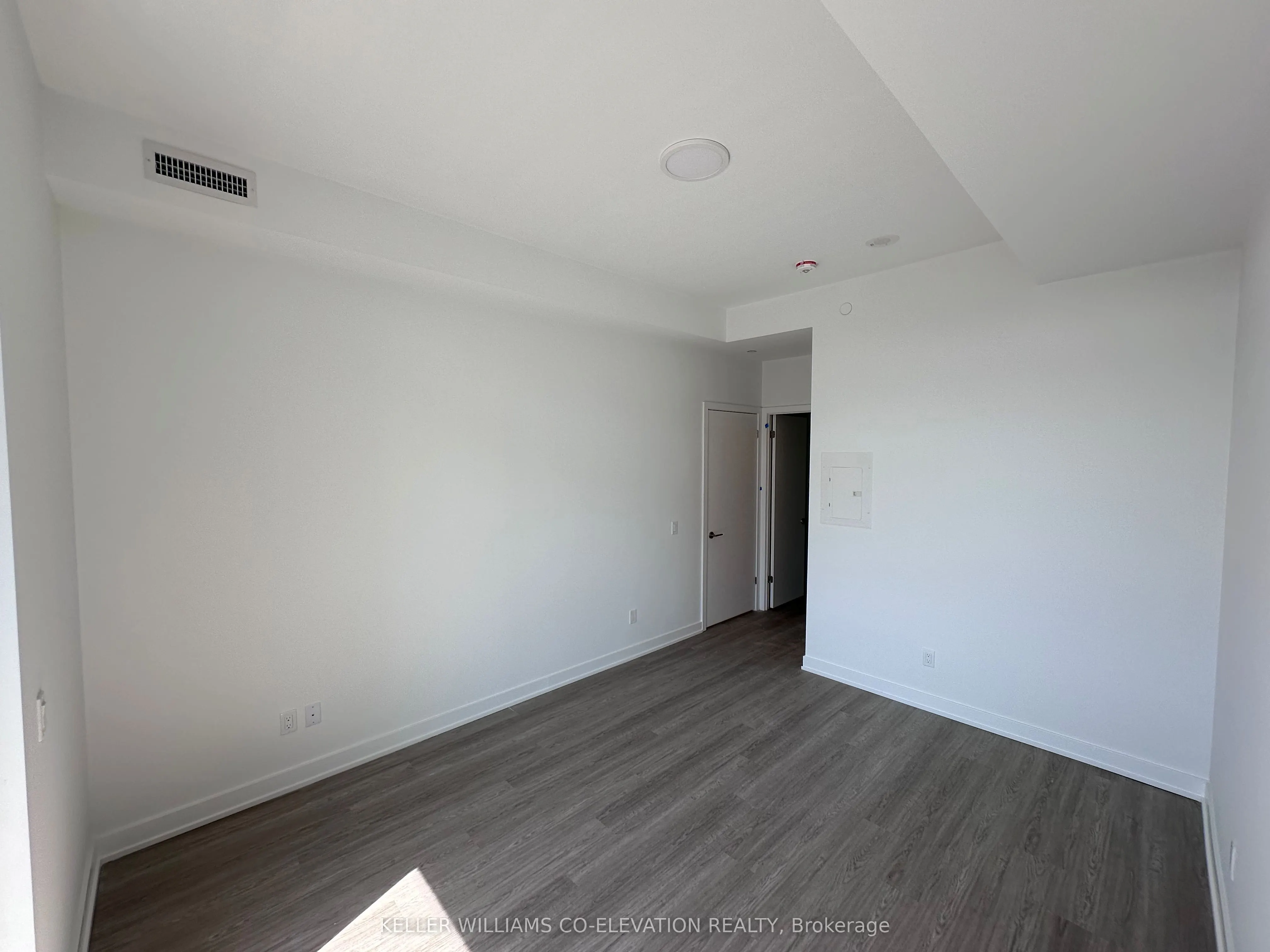 8188 Yonge Street, #904