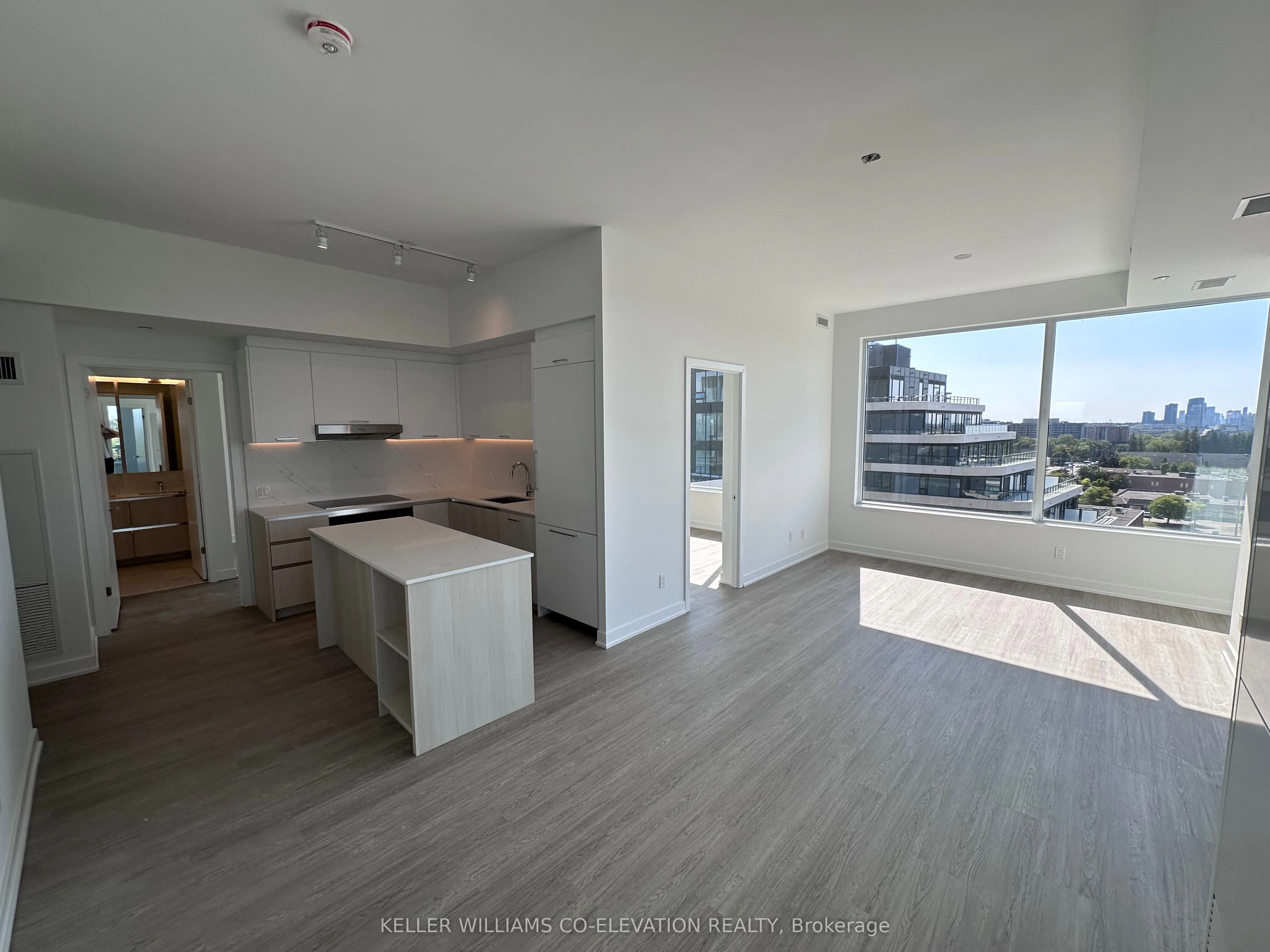 8188 Yonge Street, #904