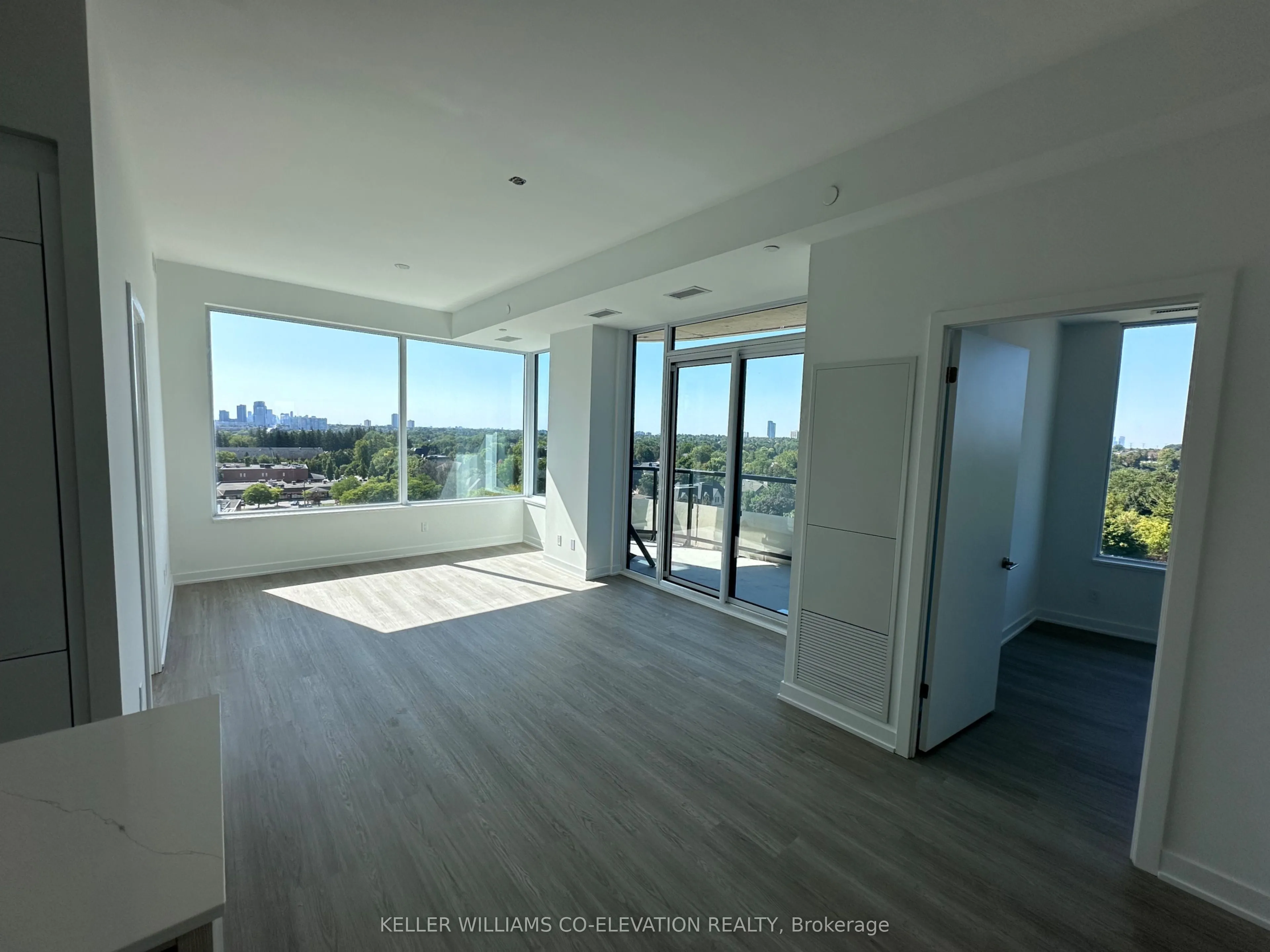 8188 Yonge Street, #904