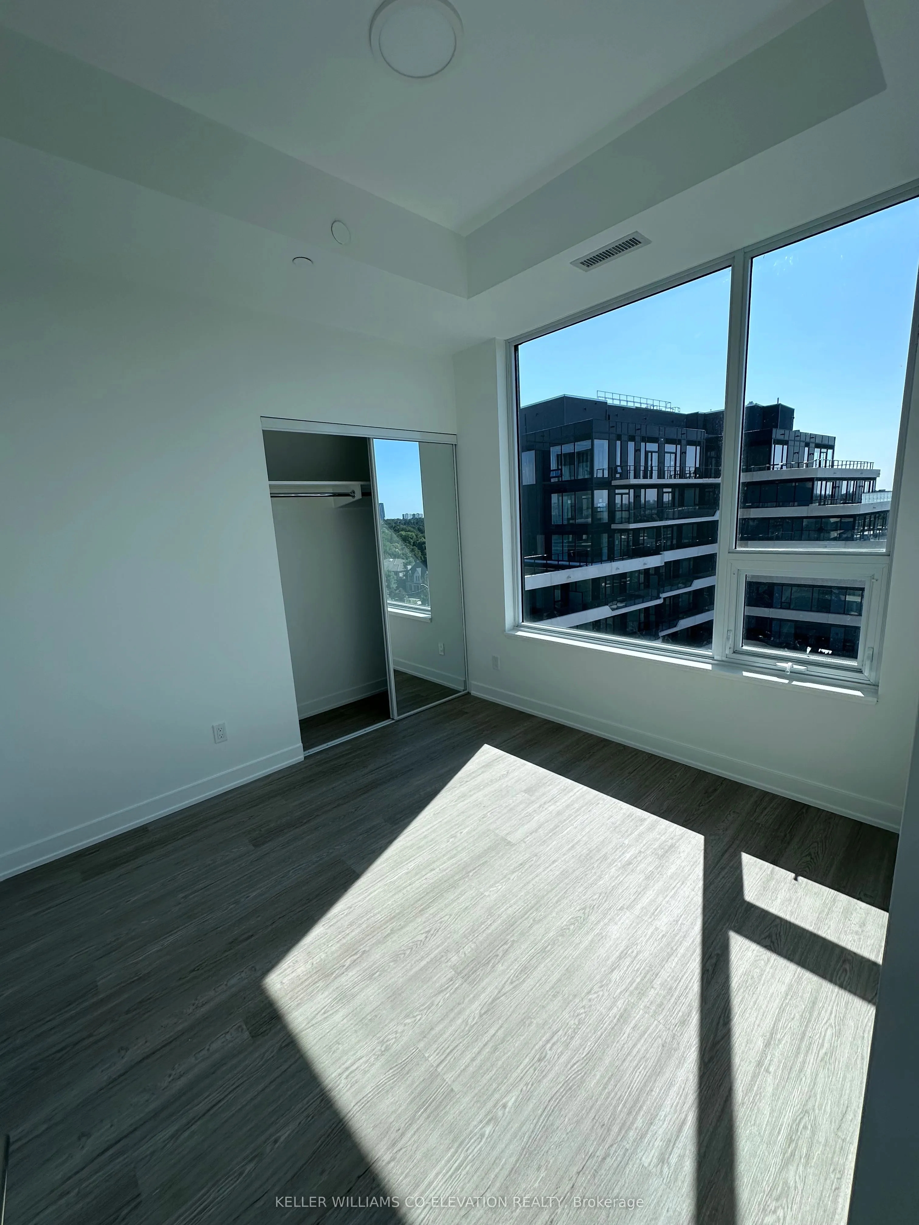 8188 Yonge Street, #904