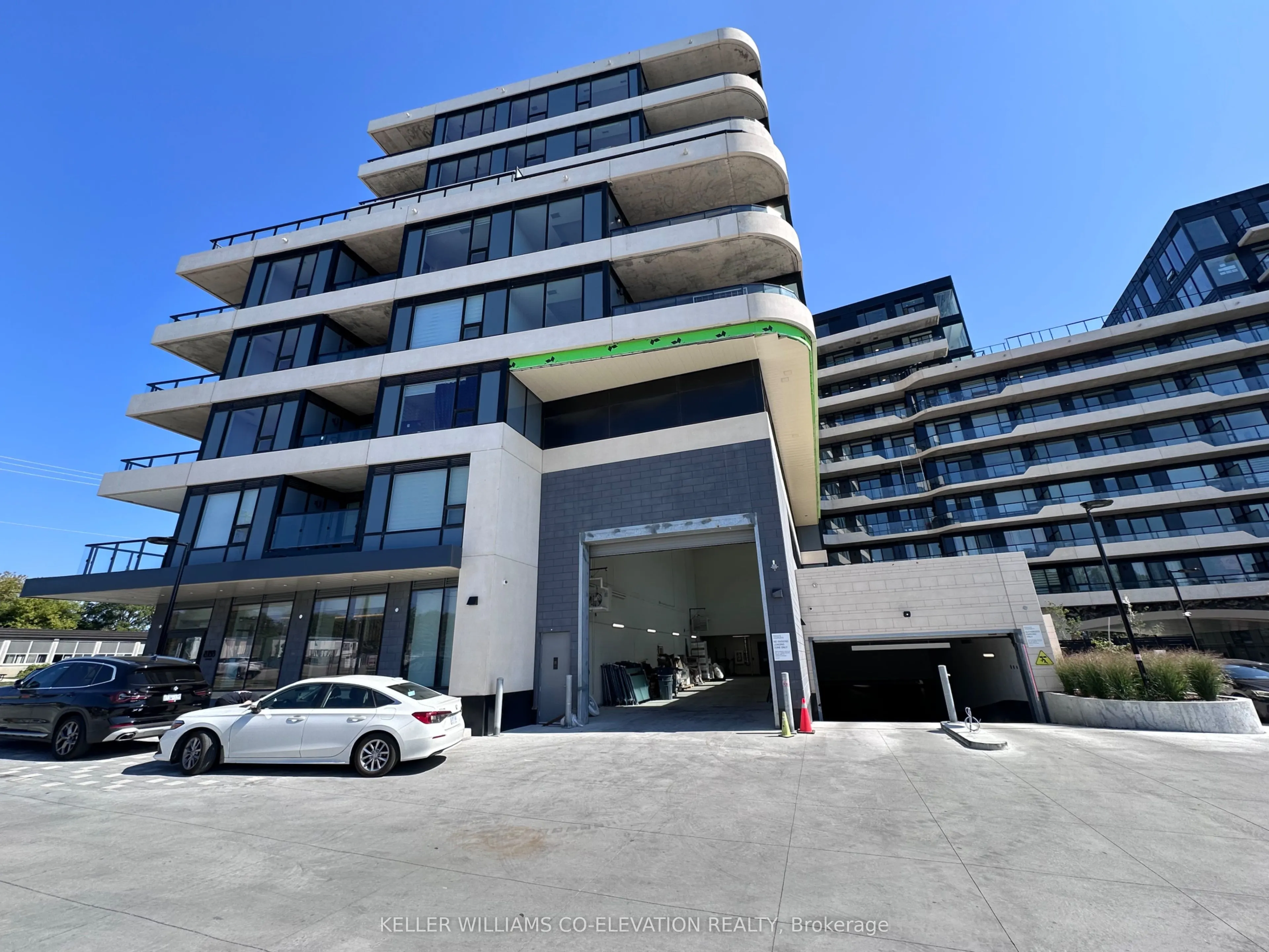 8188 Yonge Street, #904