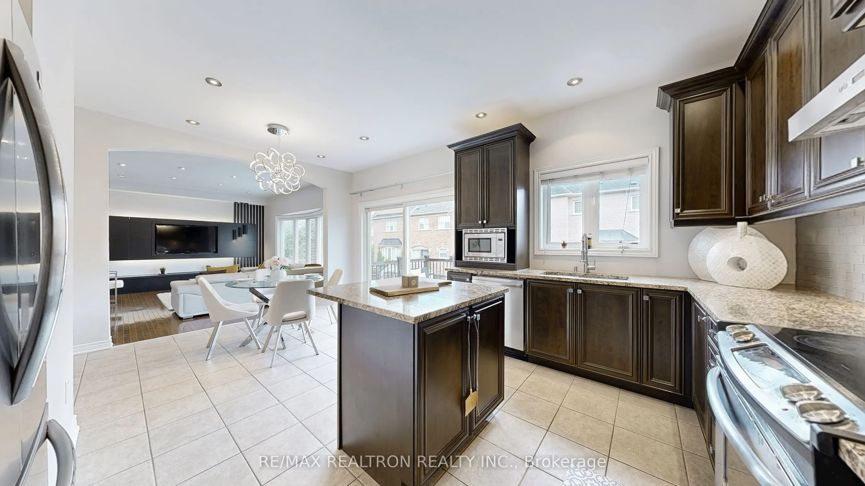 255 SELWYN Road