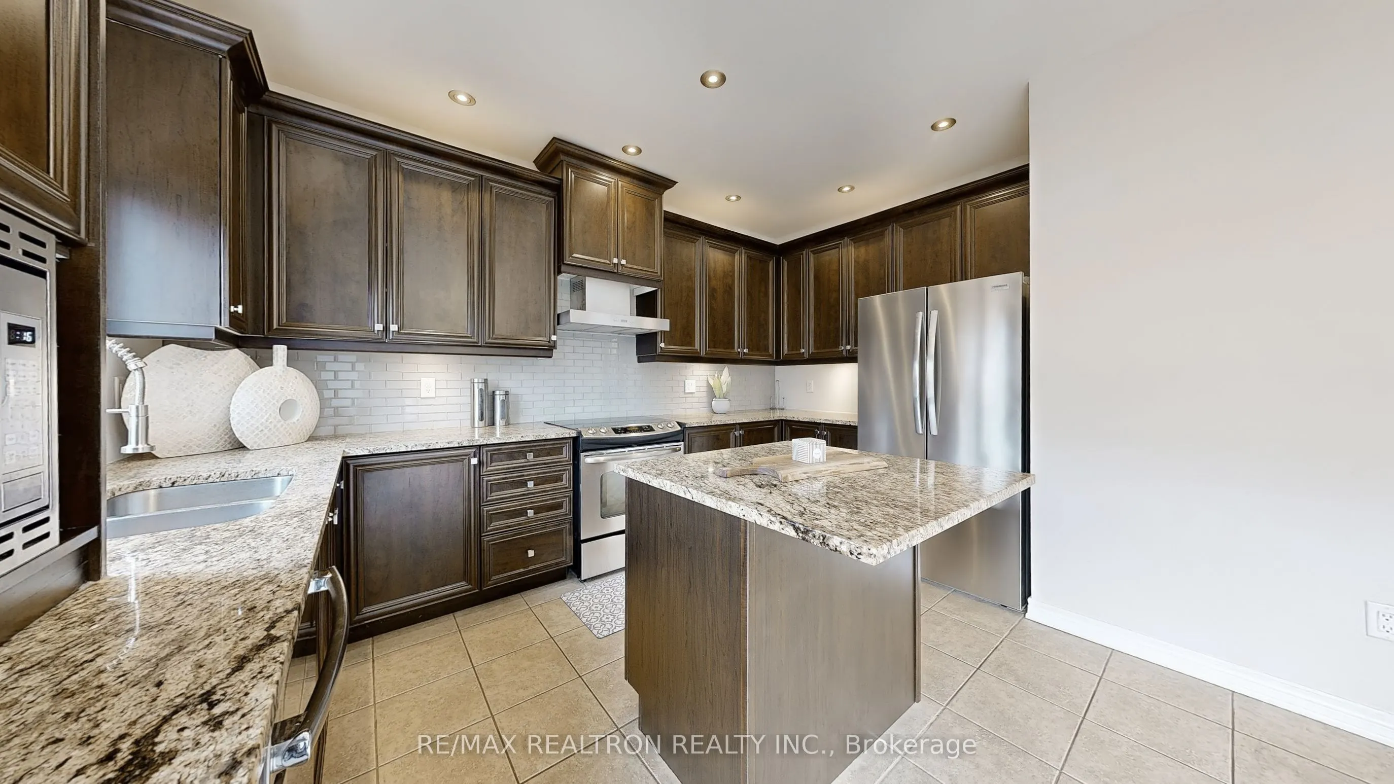 255 SELWYN Road