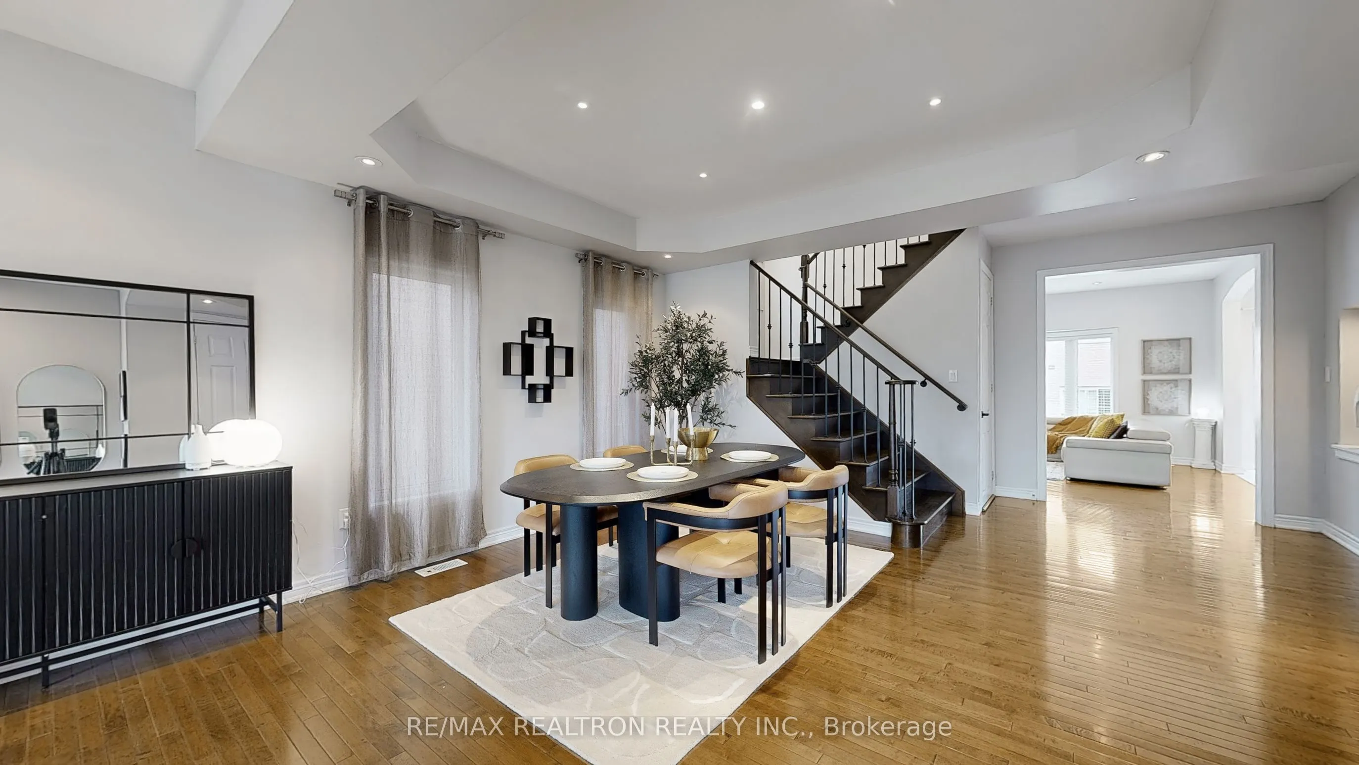 255 SELWYN Road