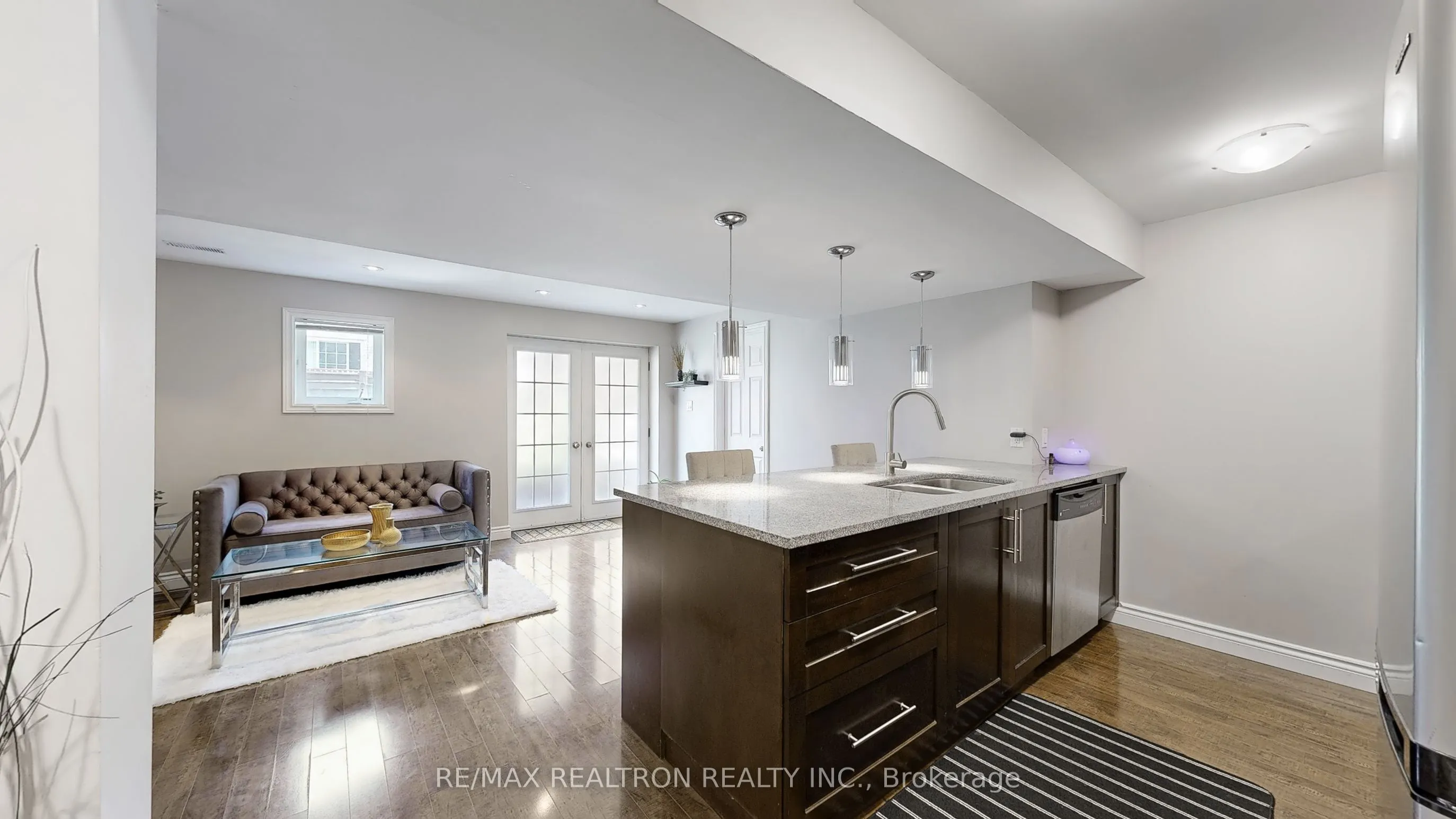 255 SELWYN Road