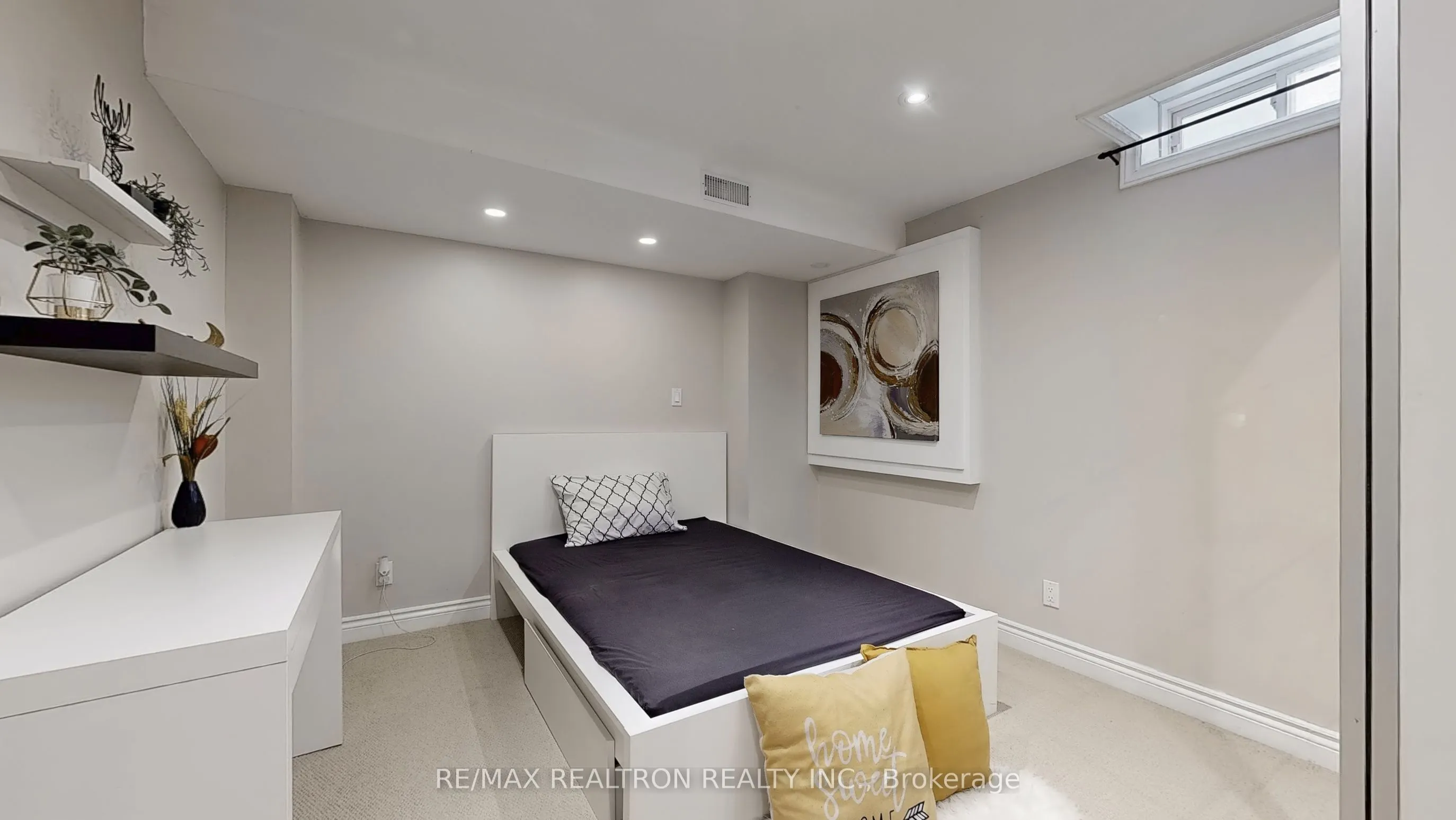 255 SELWYN Road