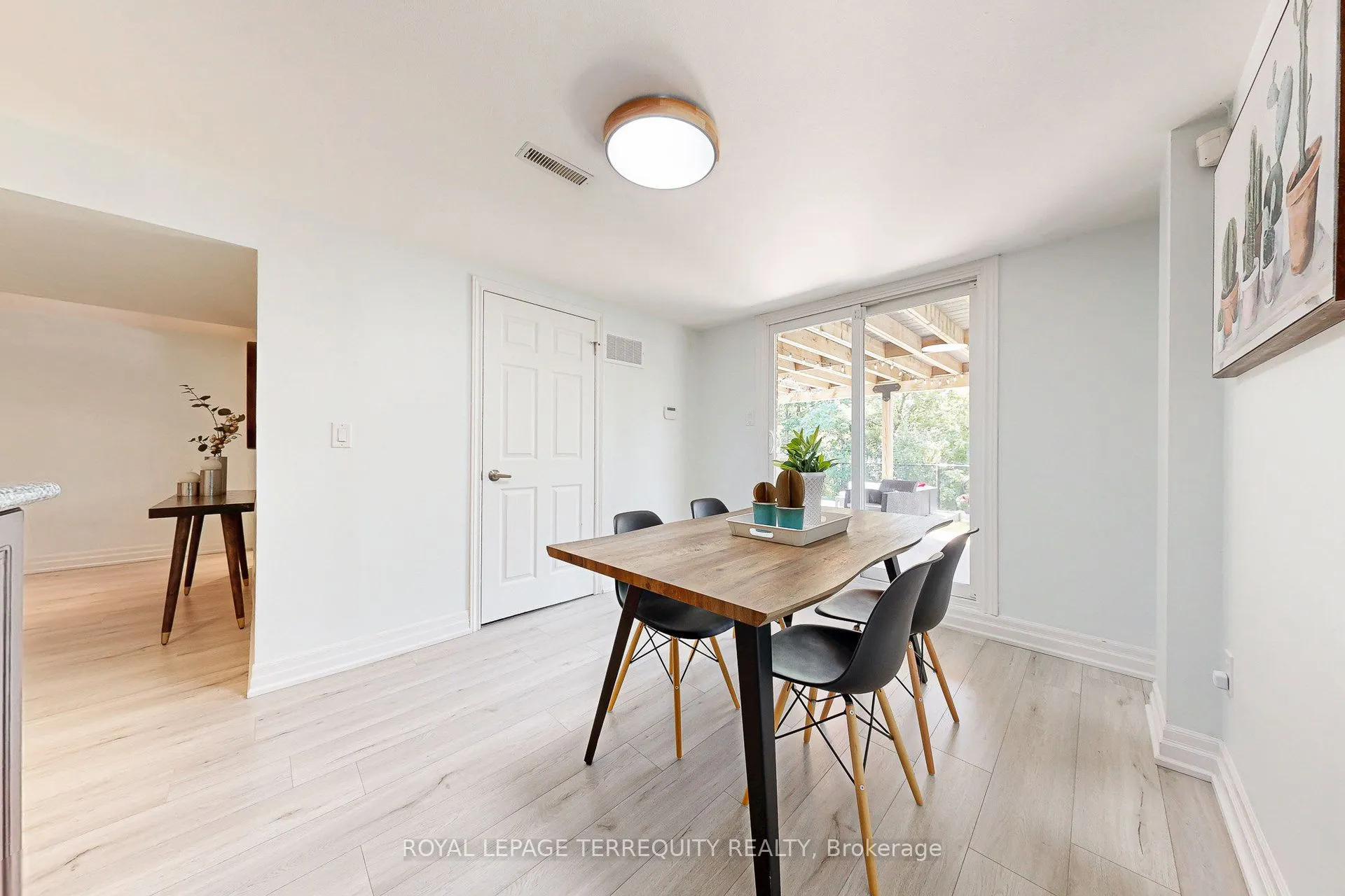 20 Woodcroft Lane