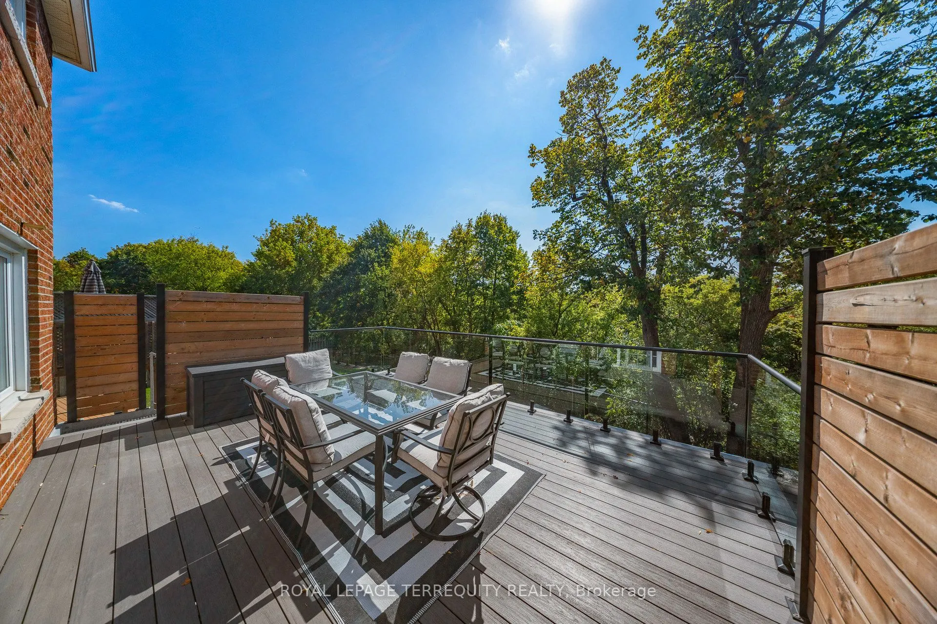 20 Woodcroft Lane
