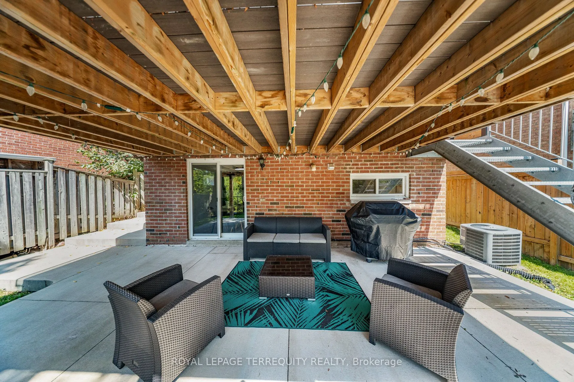 20 Woodcroft Lane