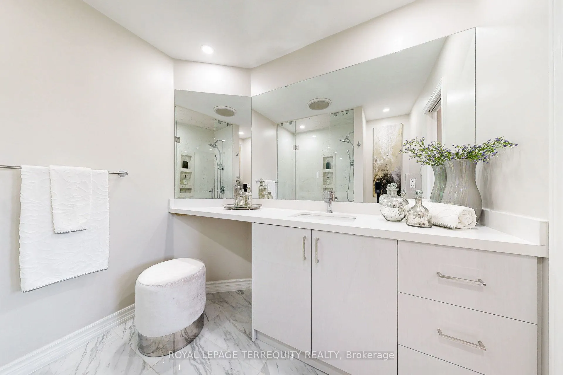 20 Woodcroft Lane