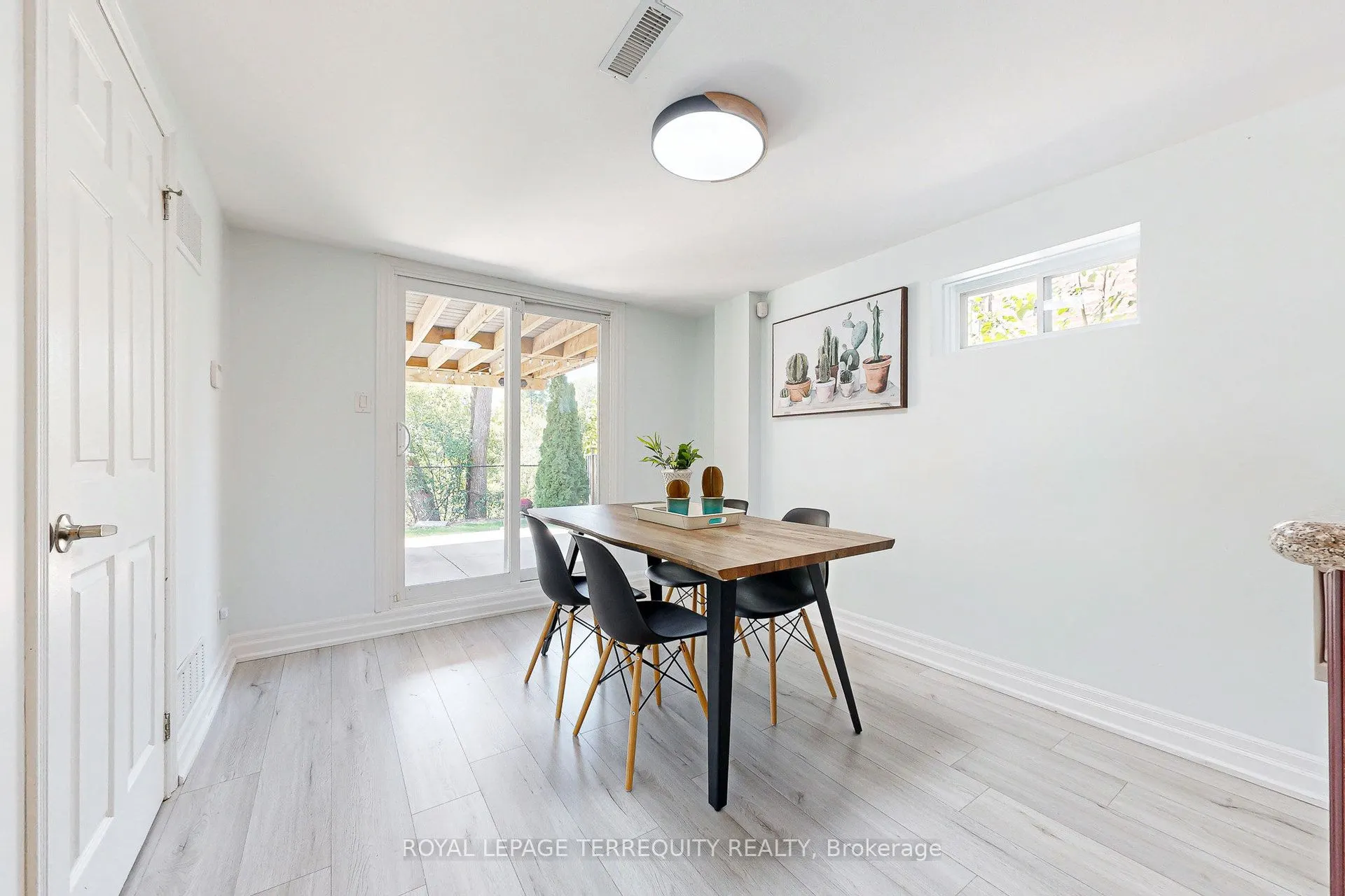 20 Woodcroft Lane