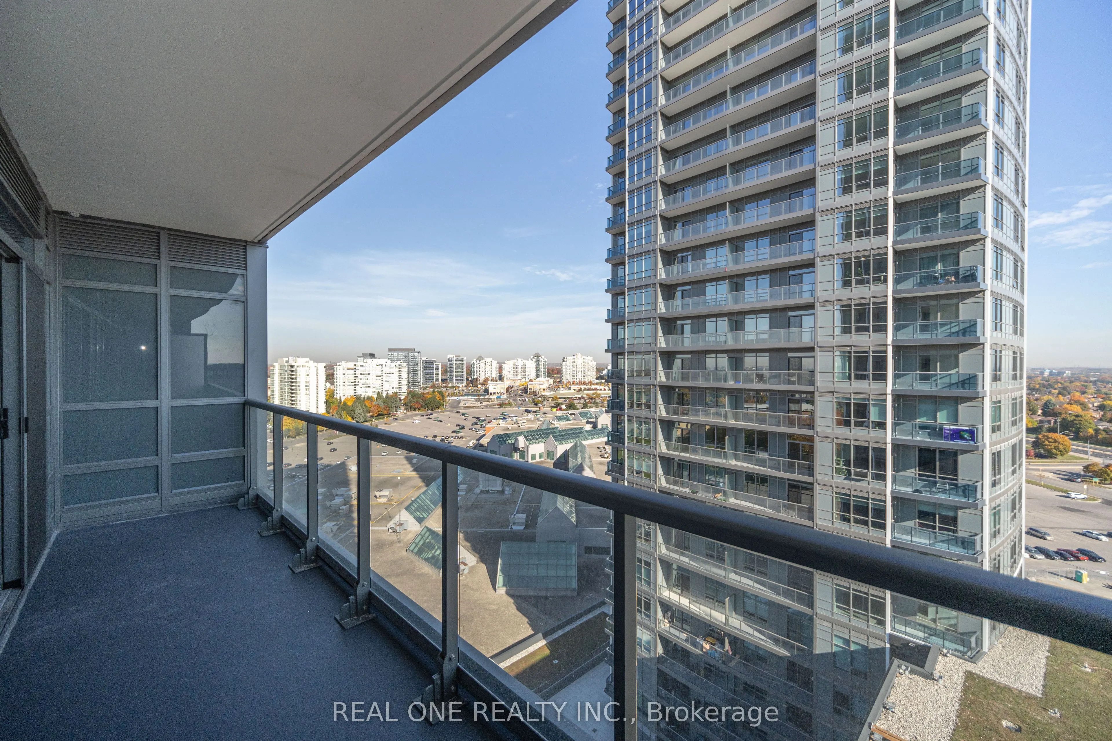 30 Upper Mall Way, #1408