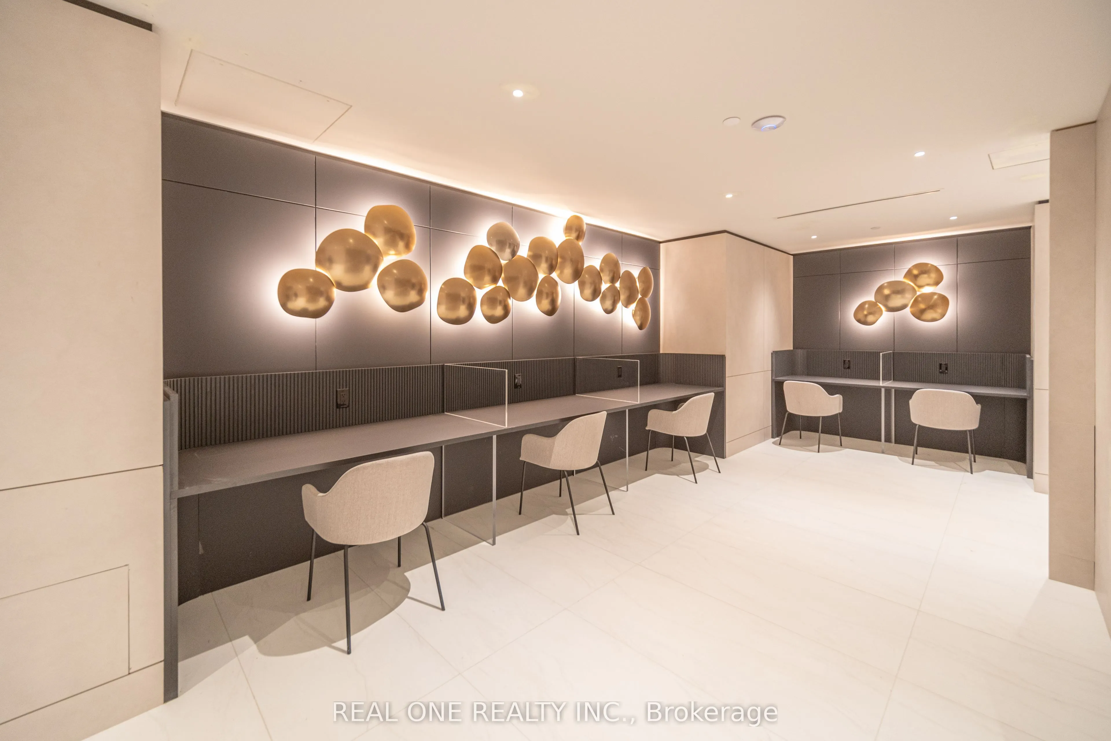 30 Upper Mall Way, #1408