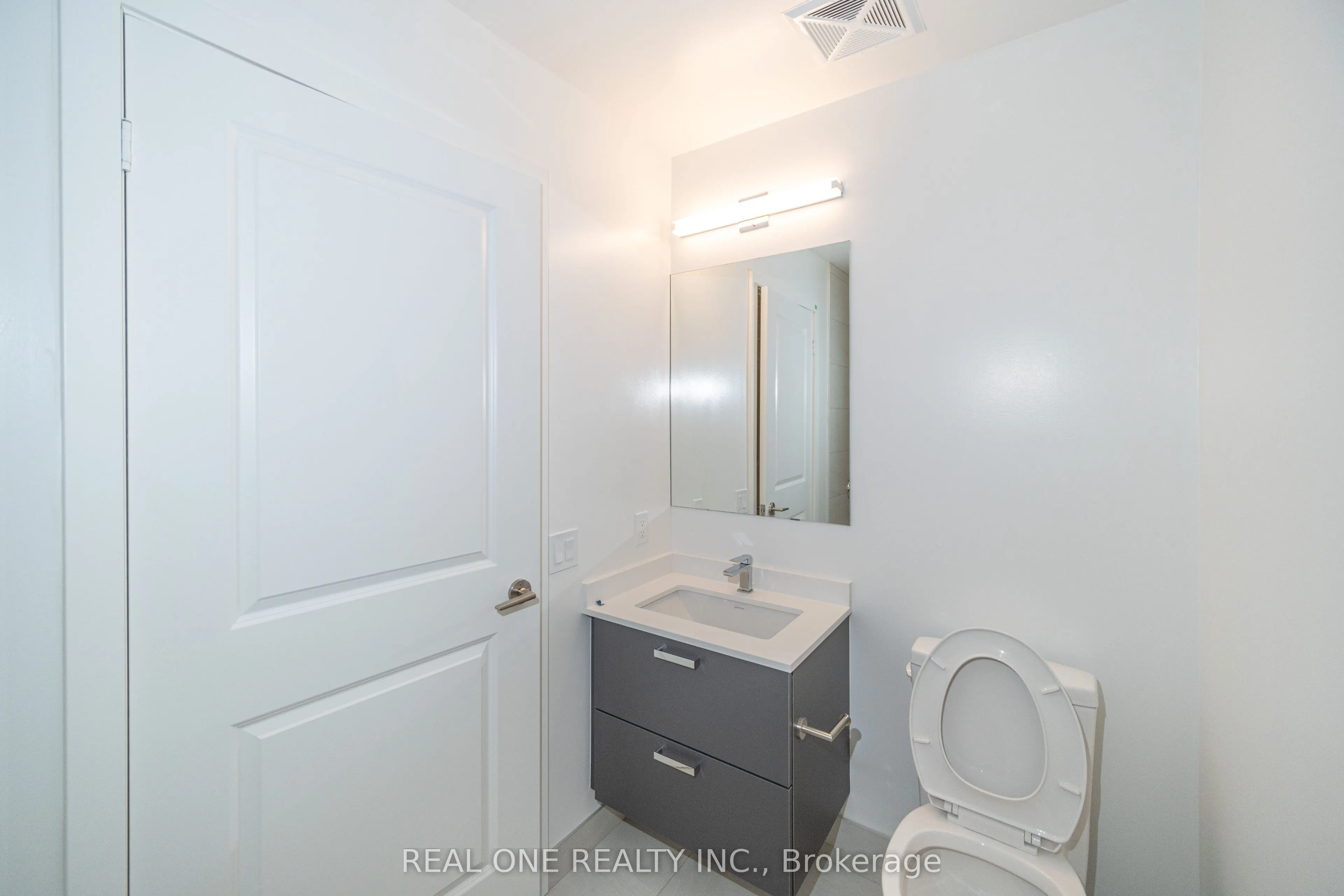 30 Upper Mall Way, #1408