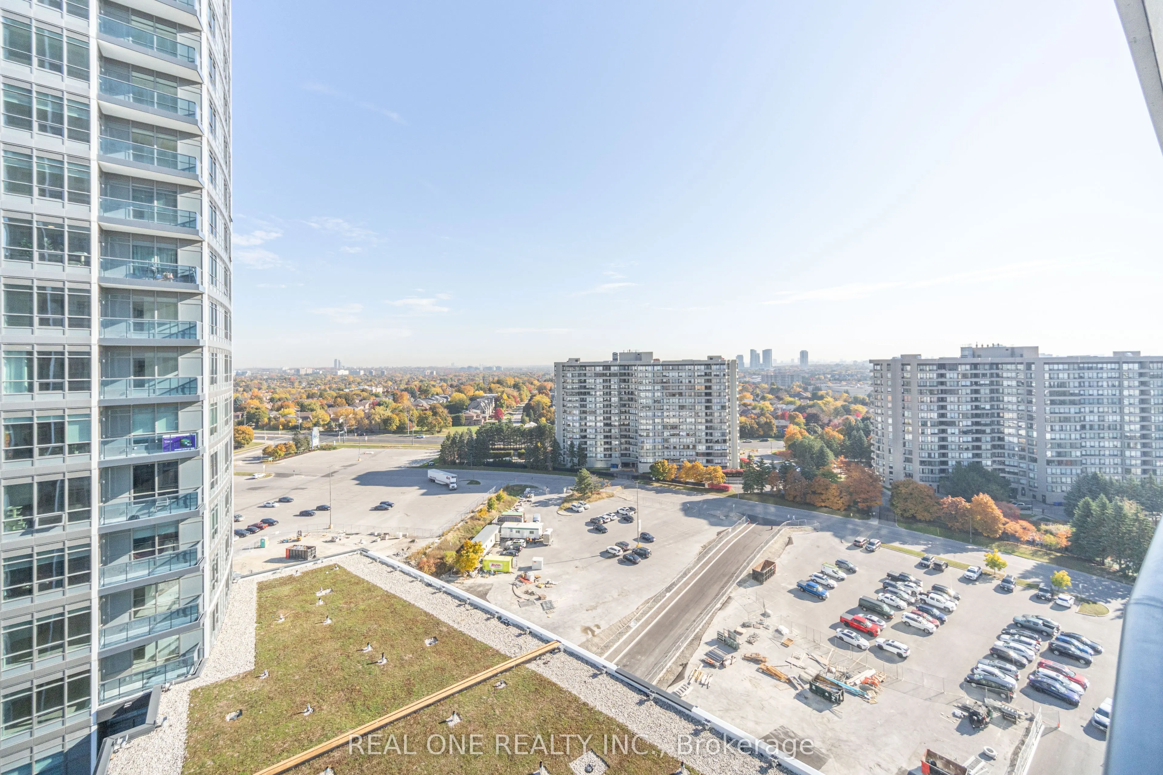 30 Upper Mall Way, #1408