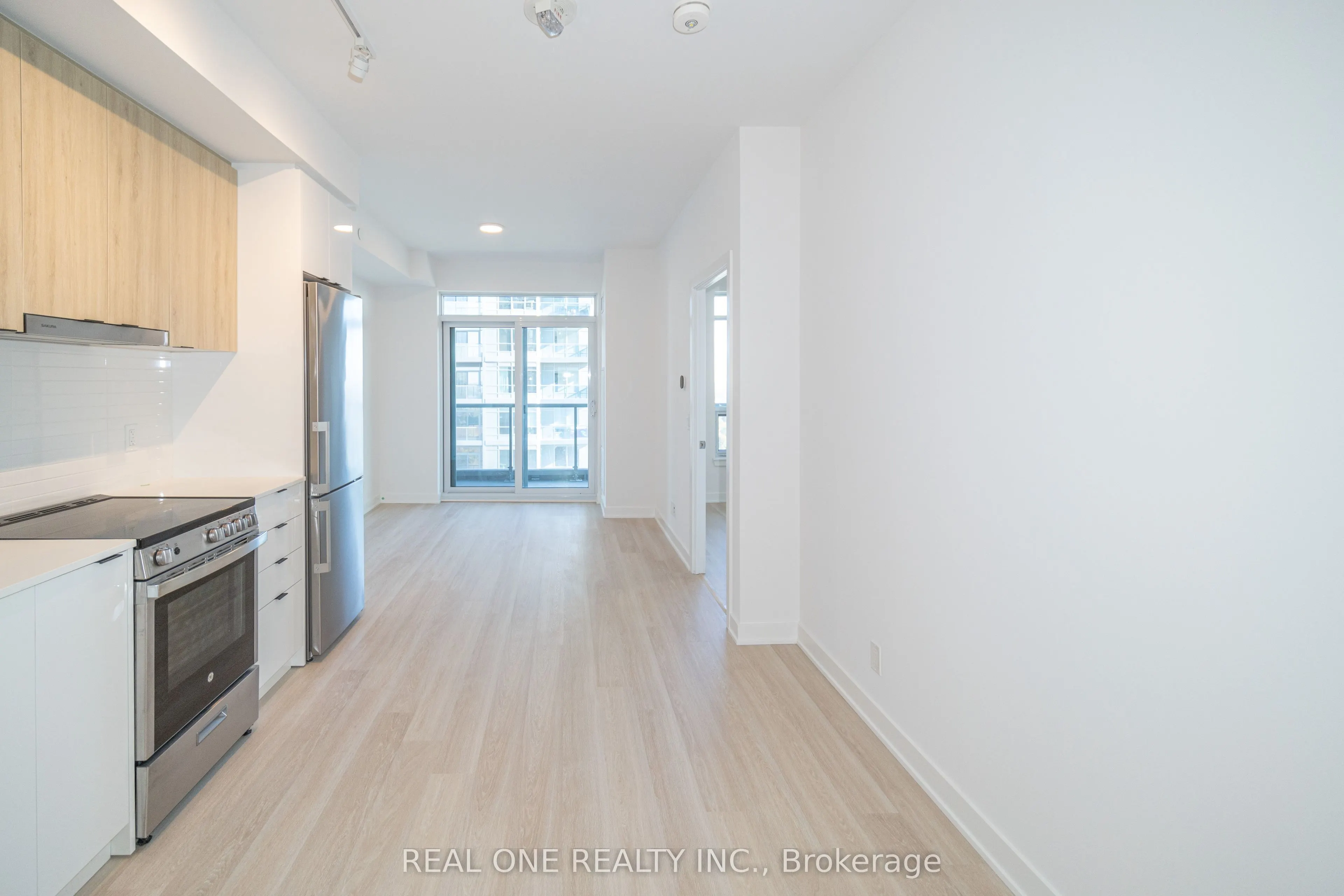 30 Upper Mall Way, #1408