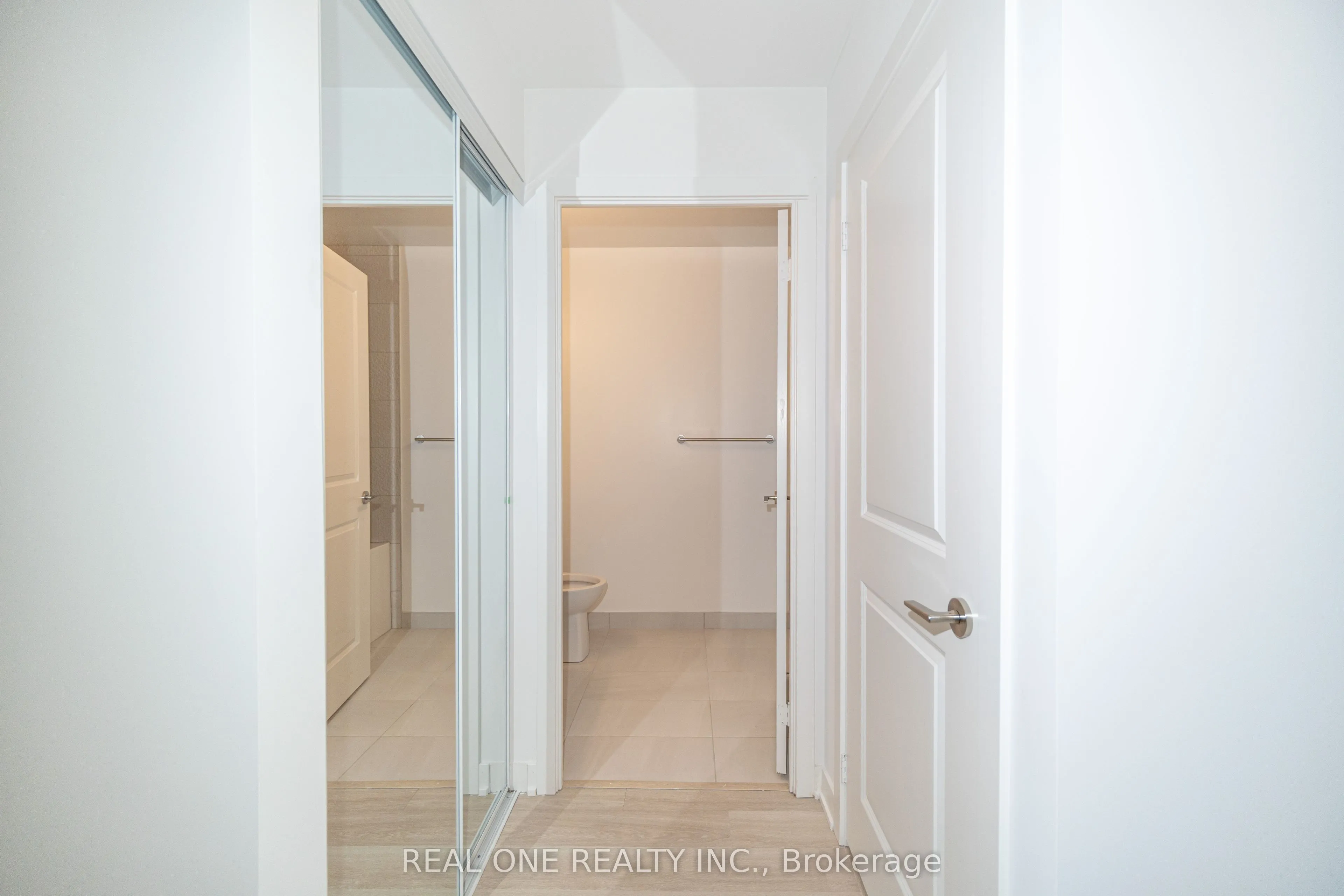 30 Upper Mall Way, #1408