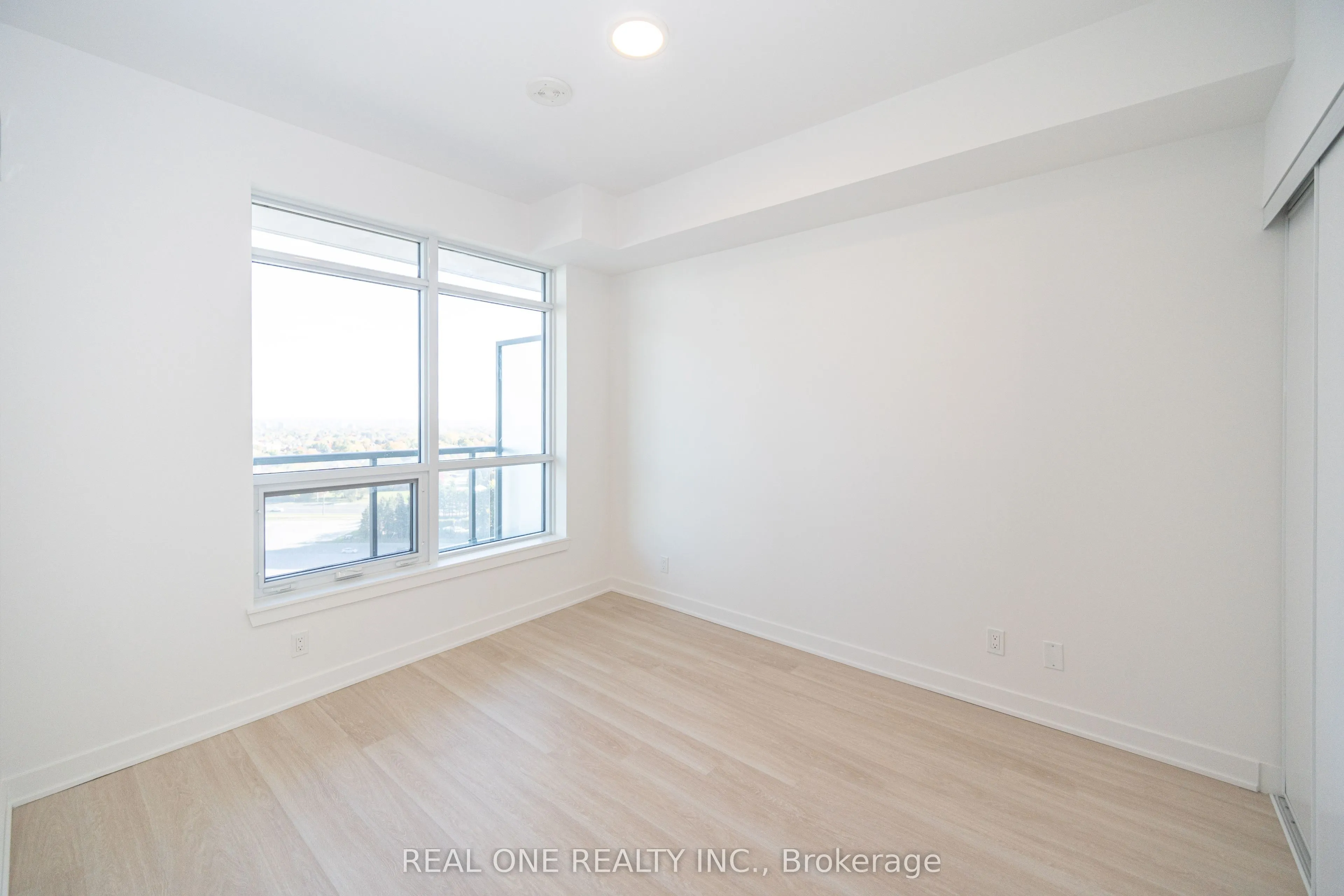 30 Upper Mall Way, #1408