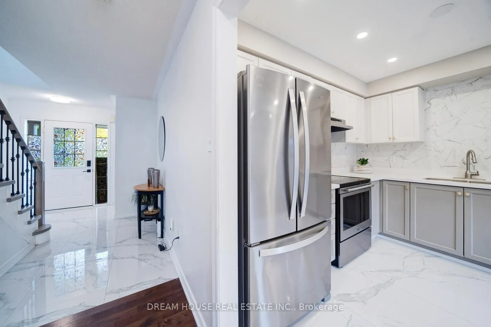 417 King Street E