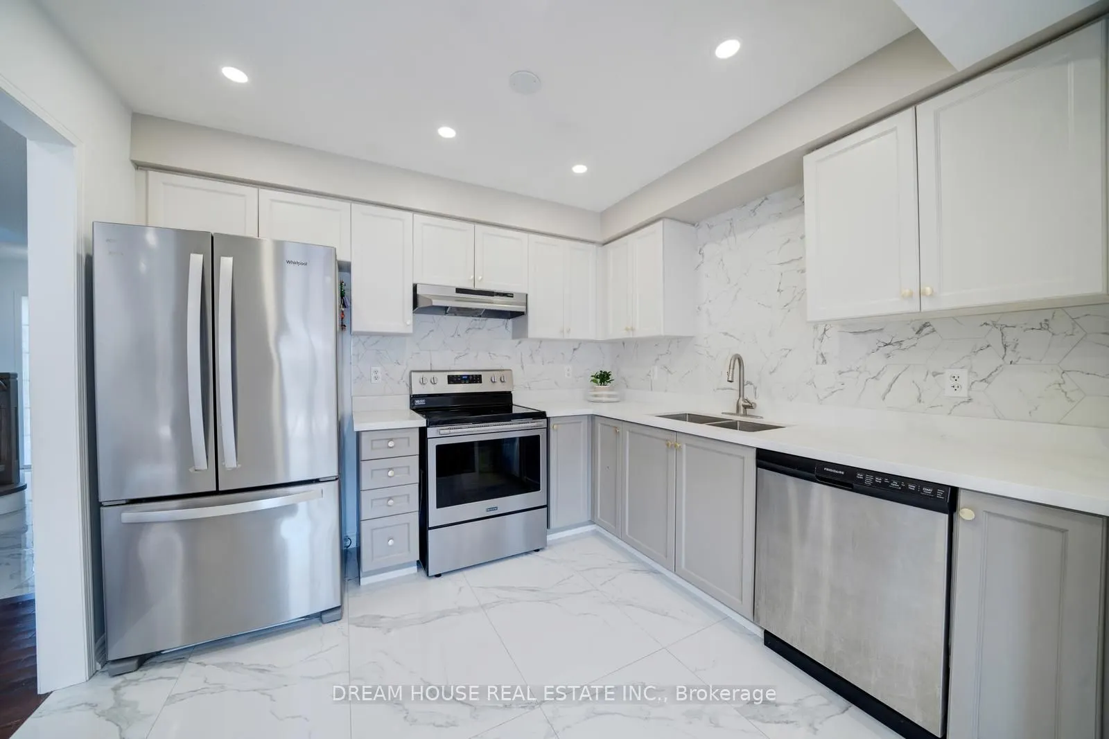 417 King Street E